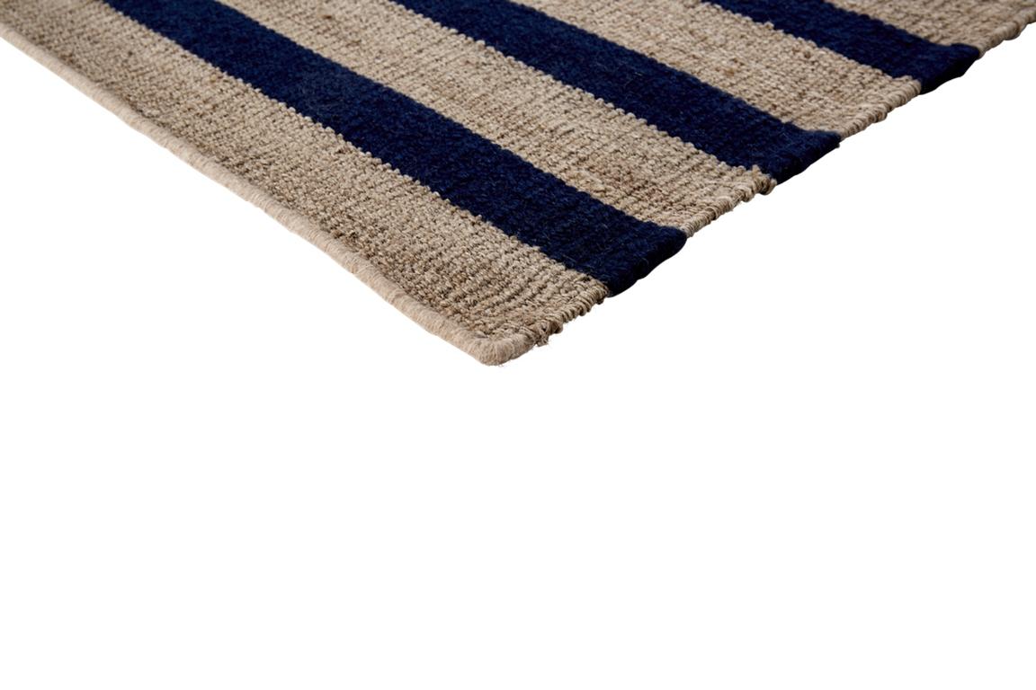 Modern Sustainable Essence: 'Kanya' Hand-Knotted Rug, 170 x 240 cm For Sale