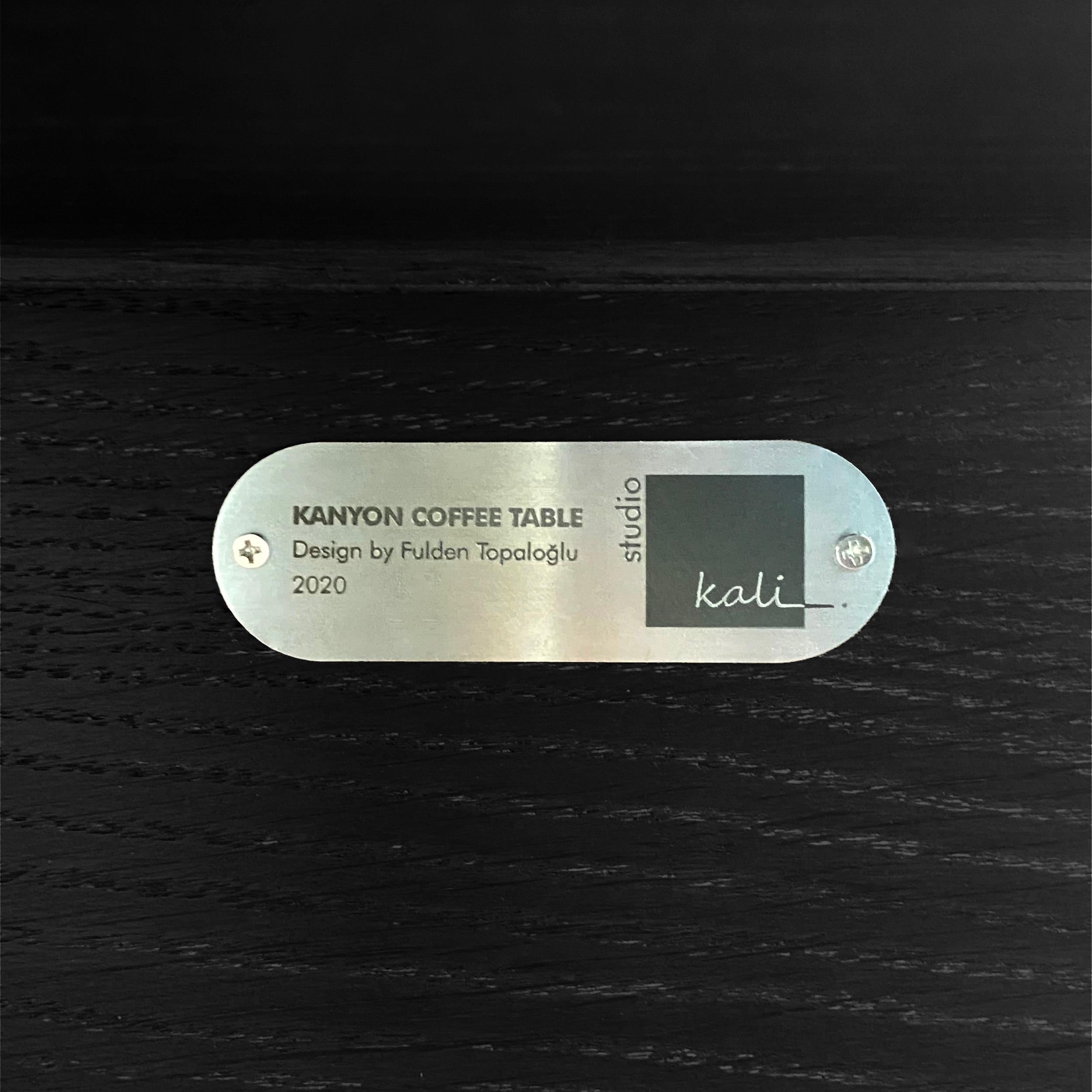 Kanyon Couchtisch, rechteckig mit Marmorplatte, Contemporary Black Oak im Zustand „Neu“ im Angebot in Istanbul, TR