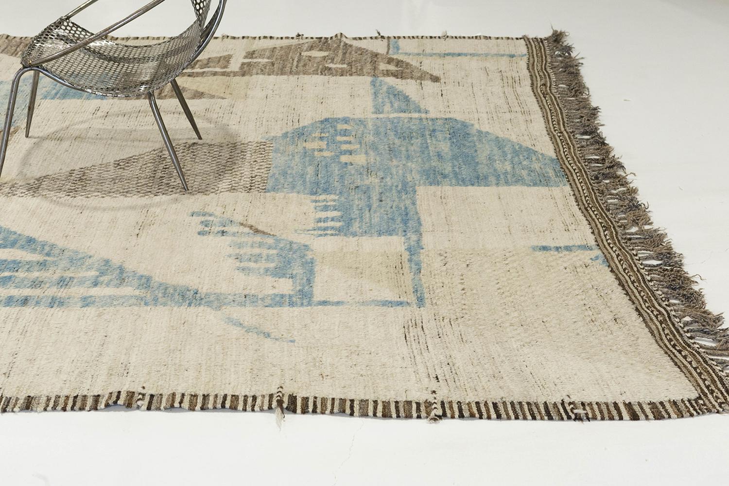 Kaouki' is made of luxurious wool and is made of timeless design elements. Its weaving of natural earth tones with vibrant colors and unique design patterns and shapes is what makes the Atlas Collection so unique and sought after. Mehraban's Atlas