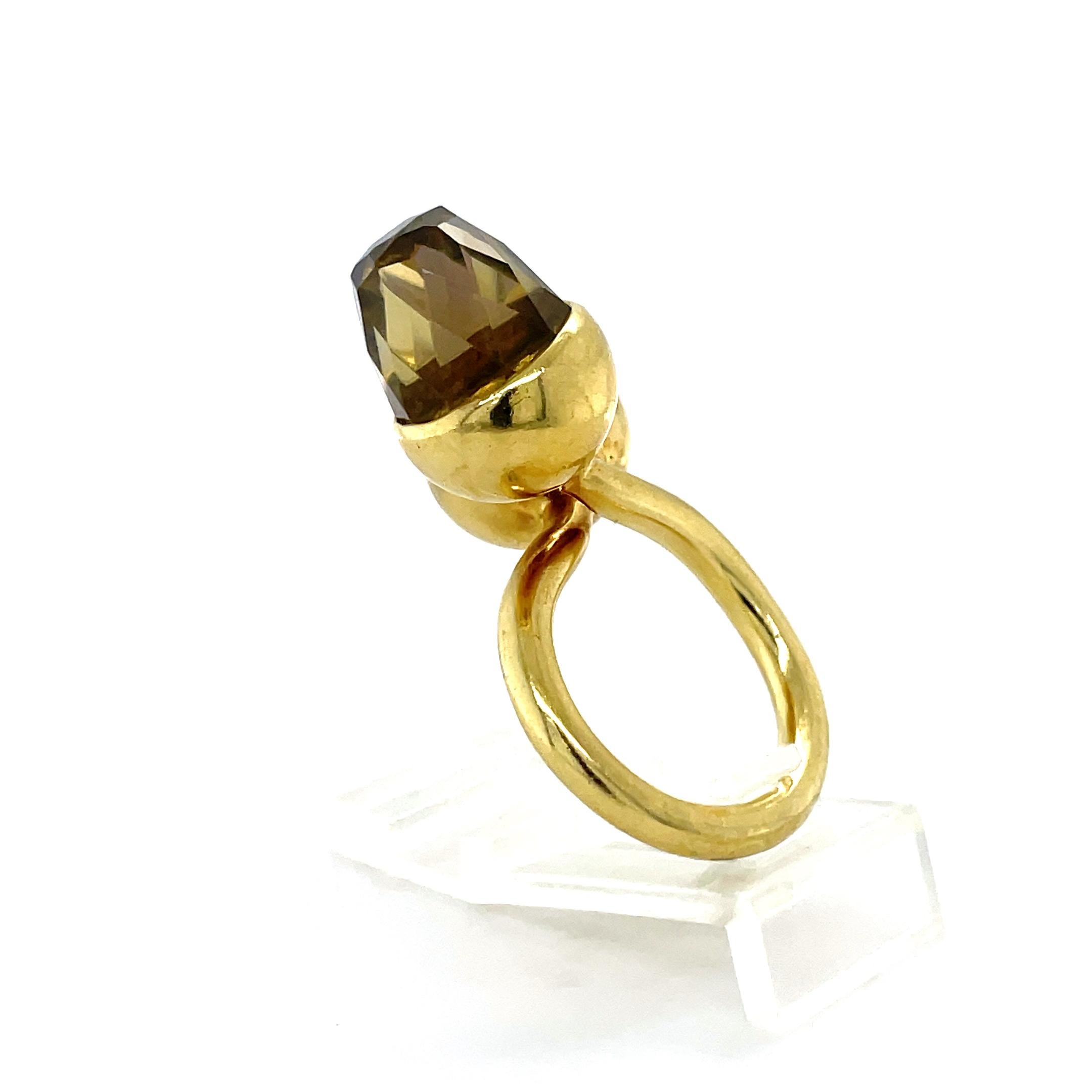 Cette magnifique bague bypass de la créatrice Kara Ross est ornée d'une améthyste et d'une citrine facettées. Montée en or jaune 18 carats dans un design artisanal, cette bague ne manquera pas d'impressionner !

Tampon : KARA ROSS
Taille de l'anneau