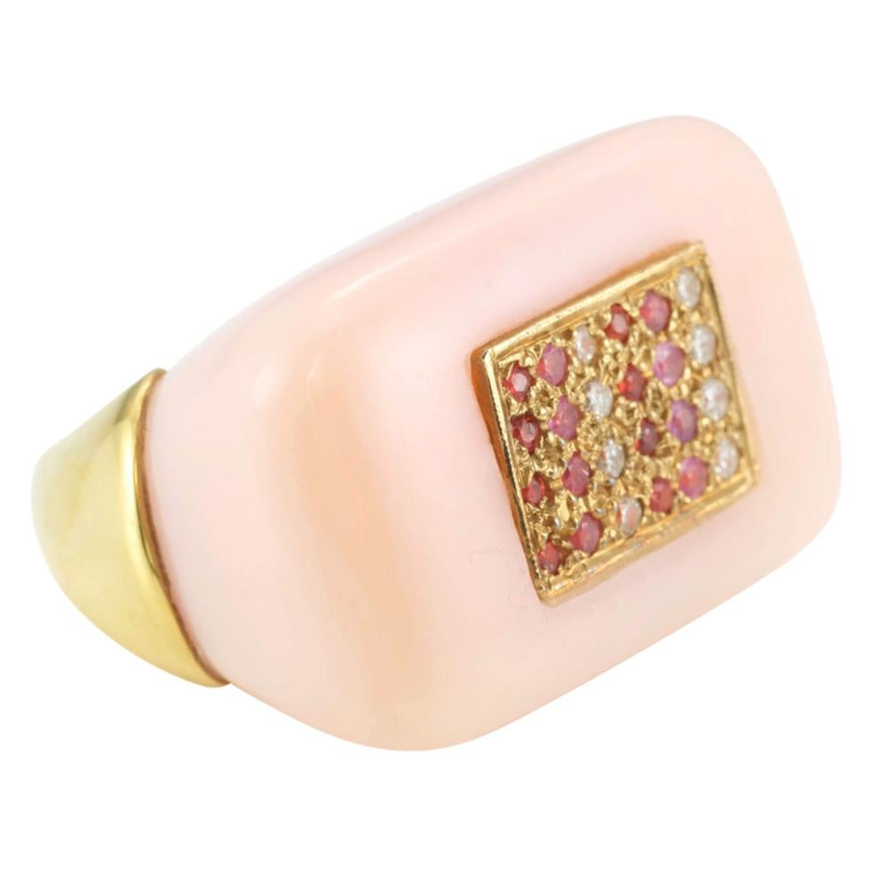 Kara Ross Ring mit rosa Saphir, rosa Granat, Diamant und rosa Opal (Brillantschliff) im Angebot