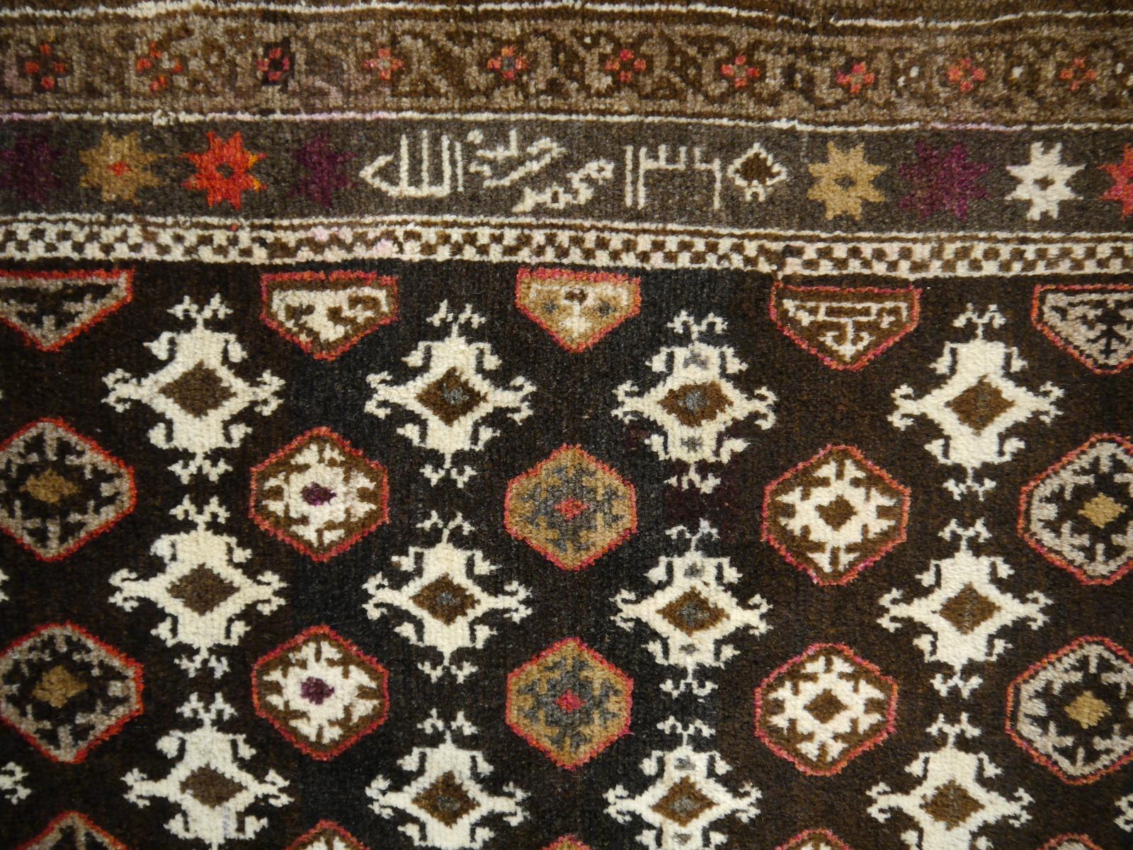 Karabagh-Teppich, handgeknüpft aus Azerbeijan, Mitte des Jahrhunderts im Zustand „Gut“ im Angebot in Lohr, Bavaria, DE