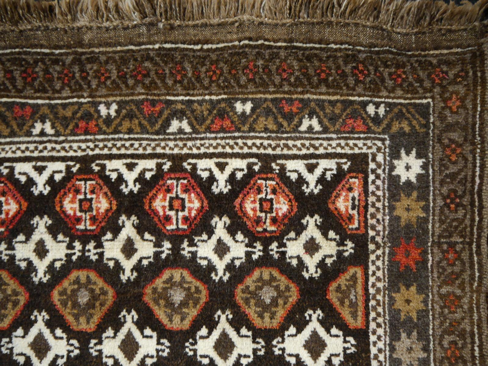 Karabagh-Teppich, handgeknüpft aus Azerbeijan, Mitte des Jahrhunderts im Angebot 1