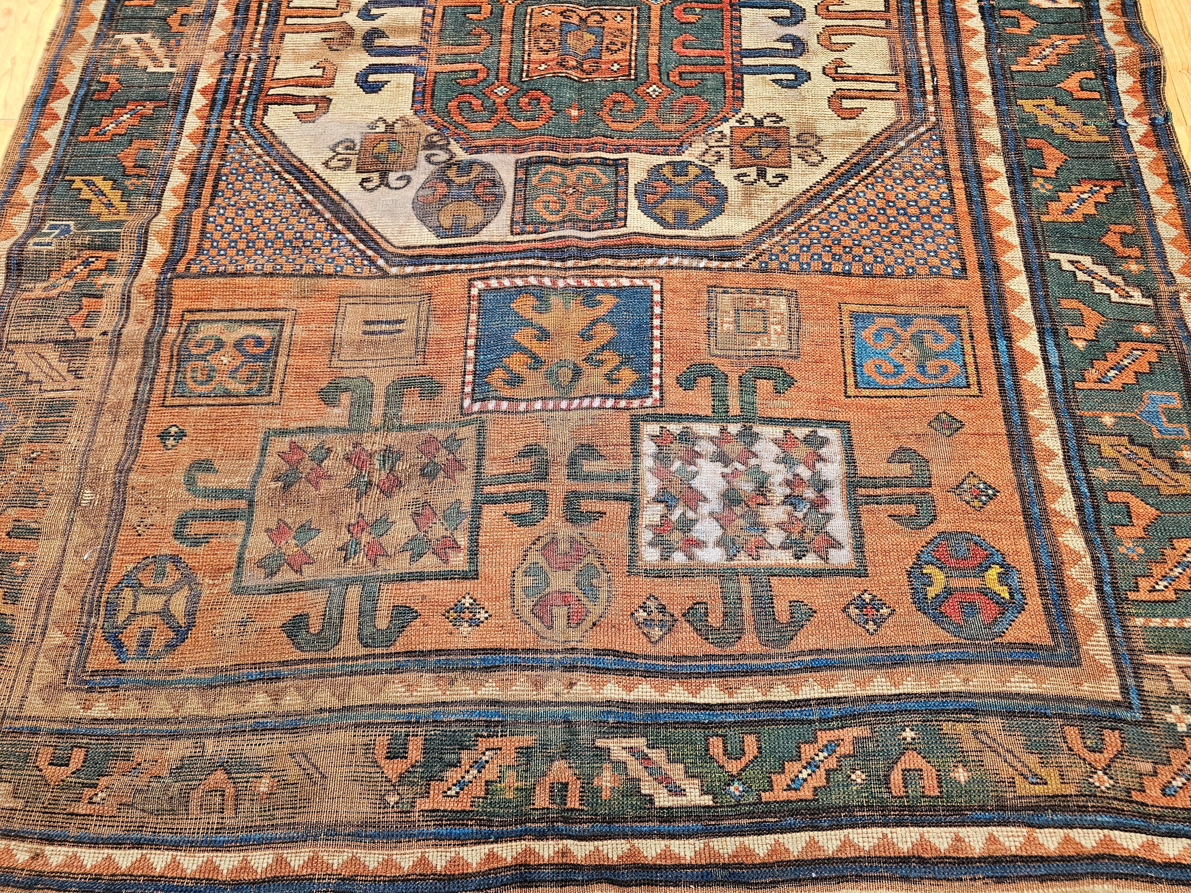 Tapis de prière caucasien Kazak Bon état - En vente à Barrington, IL