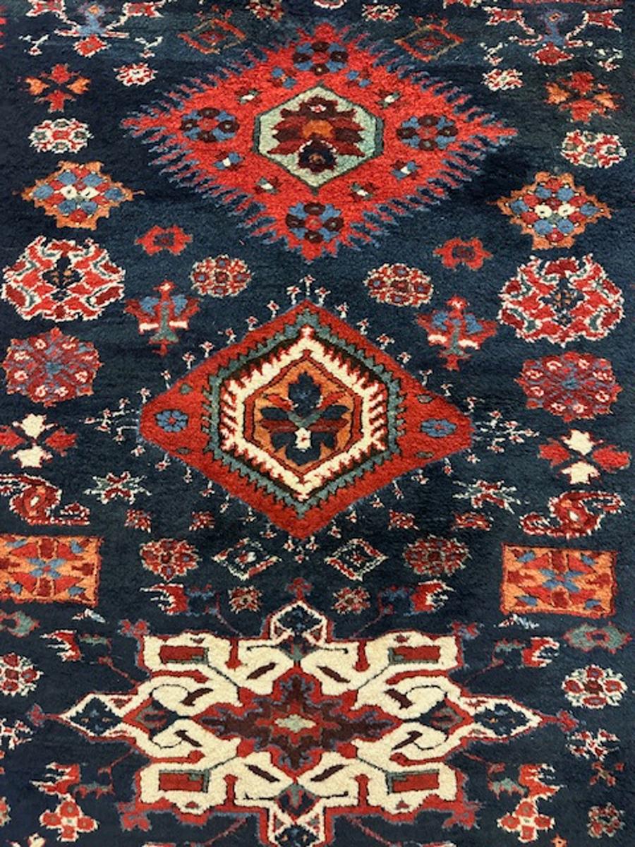 Karadagh runner In Excellent Condition For Sale In NEW YORK, NY