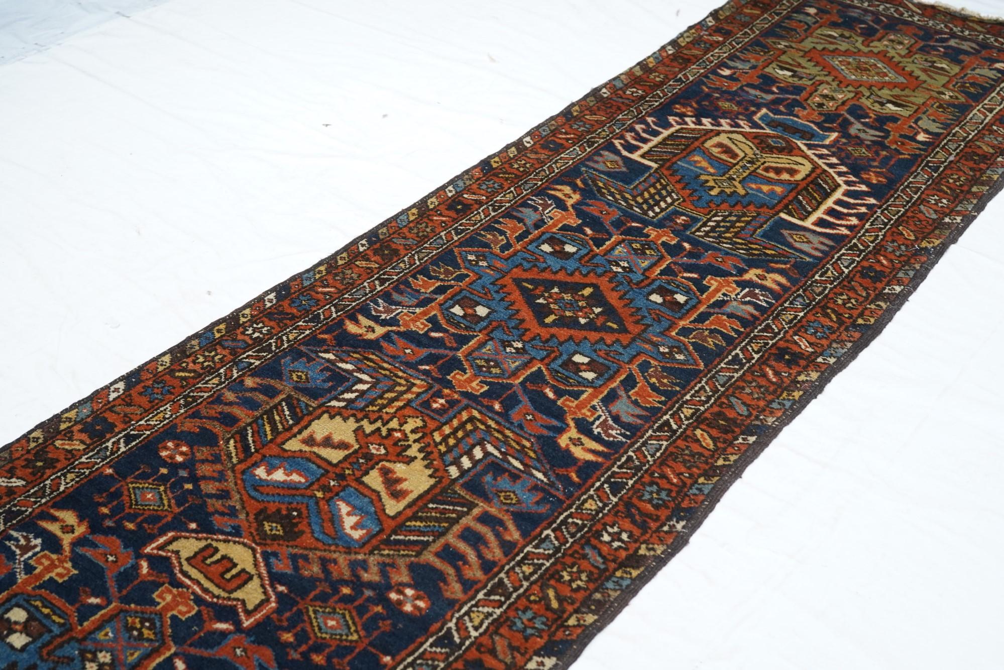 Antiker Karajeh-Teppich 2'10'' x 14'1'' (Wolle) im Angebot