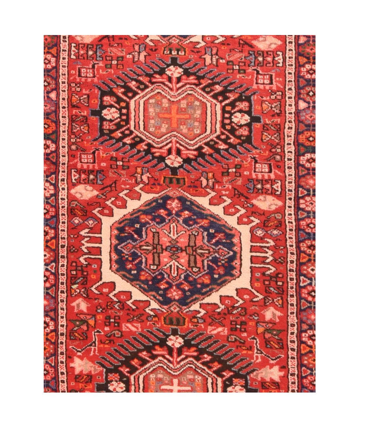 Runner Karajeh 3'2'' x 10'4'' In condizioni ottime in vendita a New York, NY