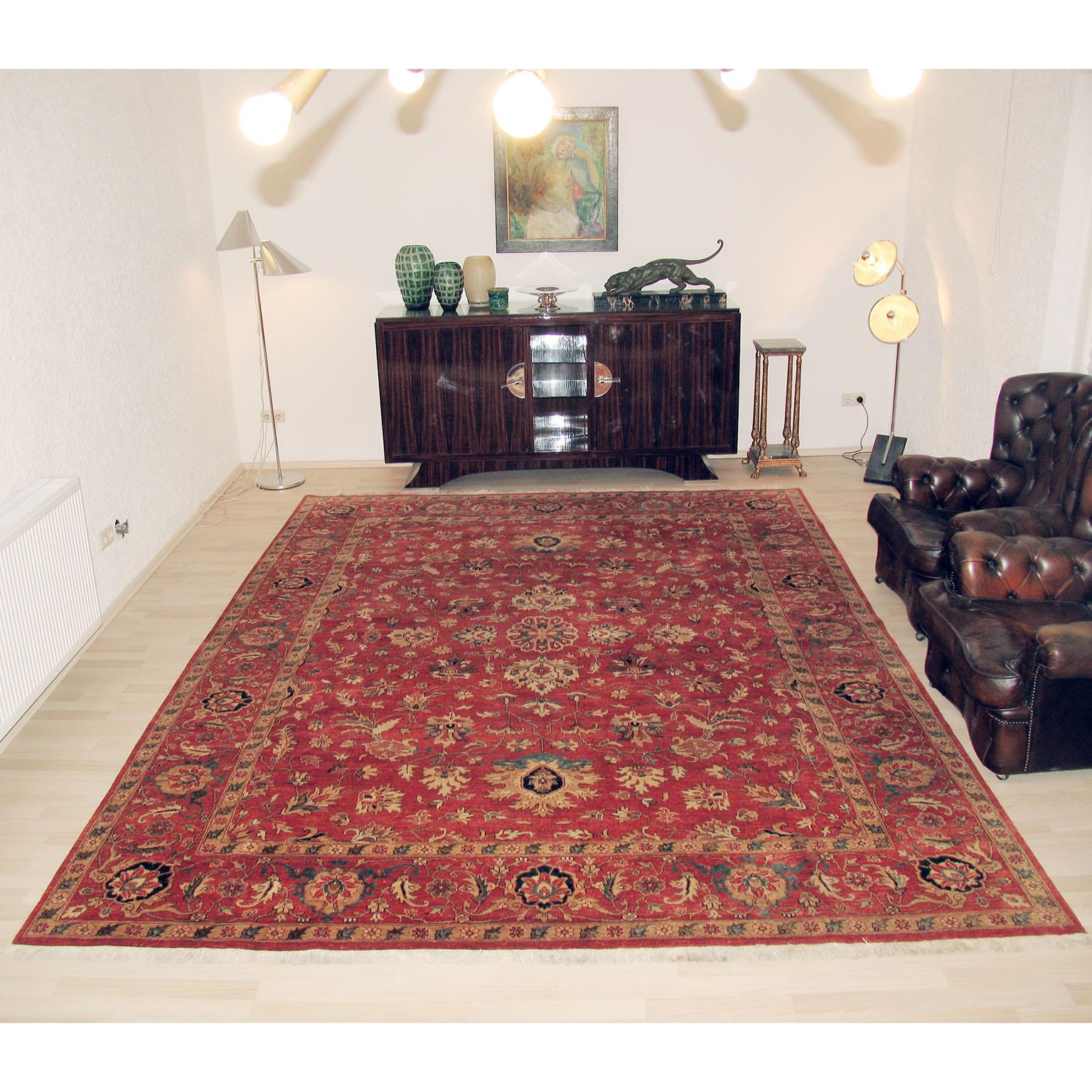 Noué à la main Tapis Karaman - Très grand tapis semi-ancien d'Anatolie en vente