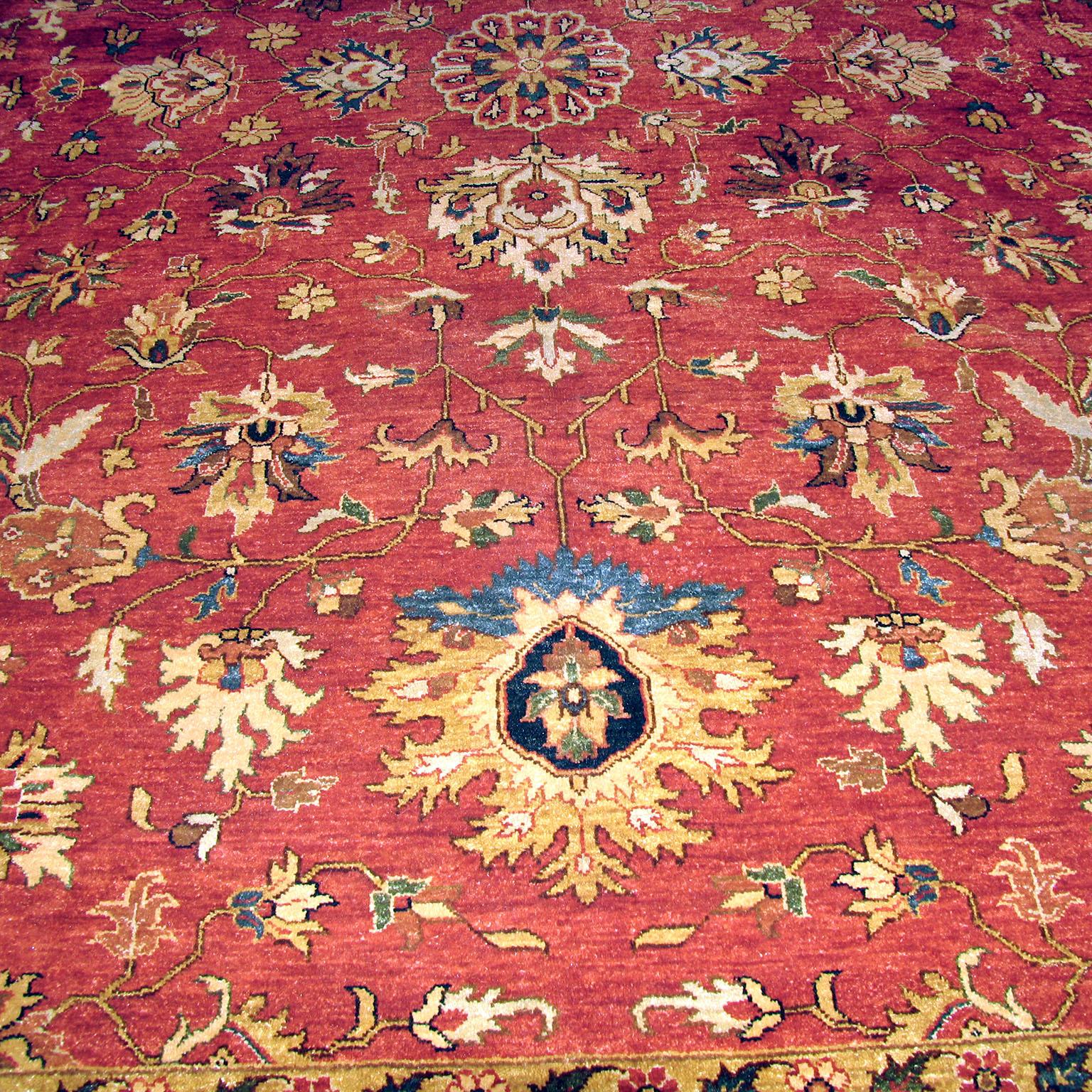 Tapis Karaman - Très grand tapis semi-ancien d'Anatolie en vente 1