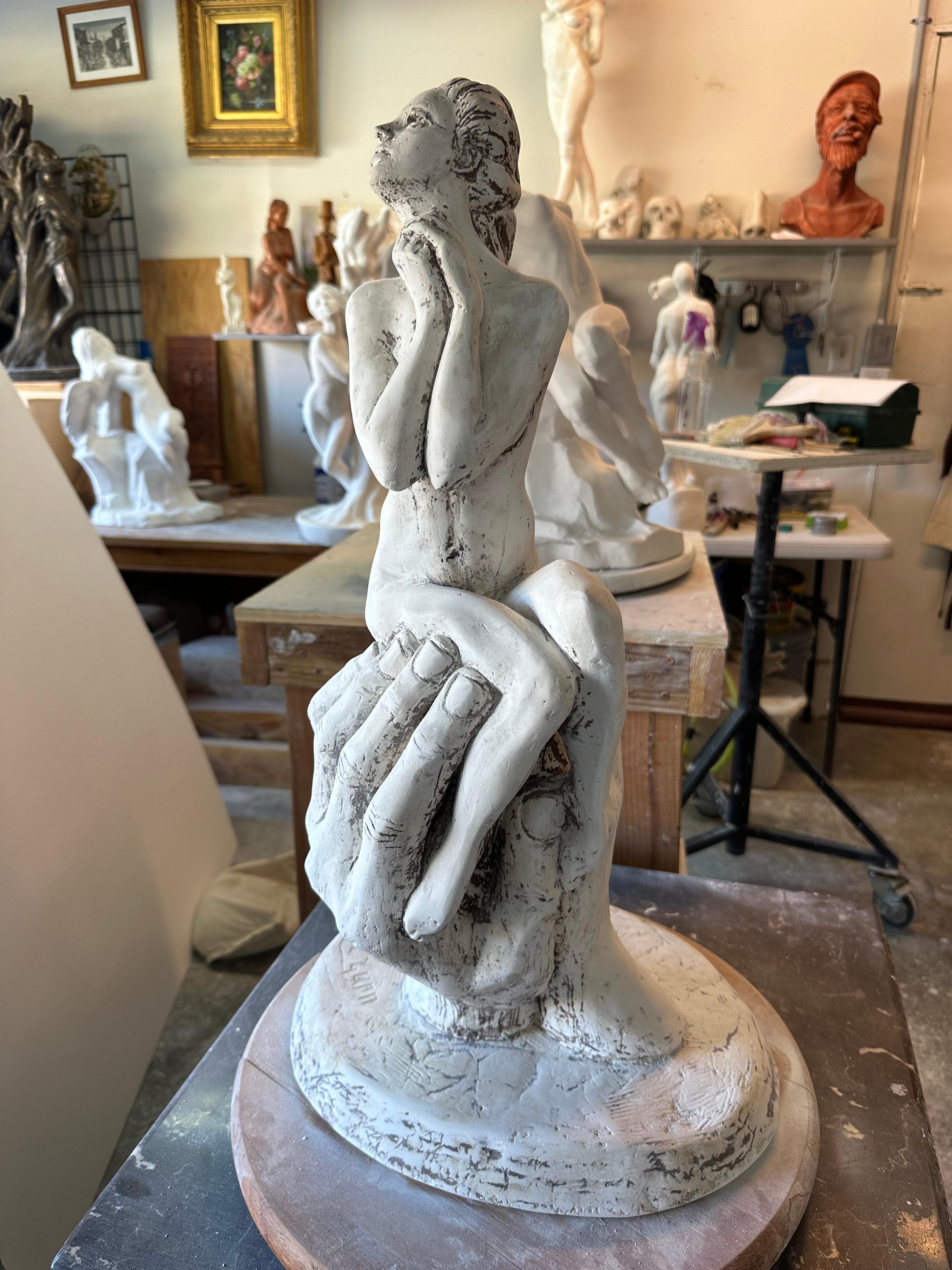 Esperanza, Escultura, Hidro Piedra, Polvo de Mármol Hecho a mano por Garo, Único en su especie en venta 6