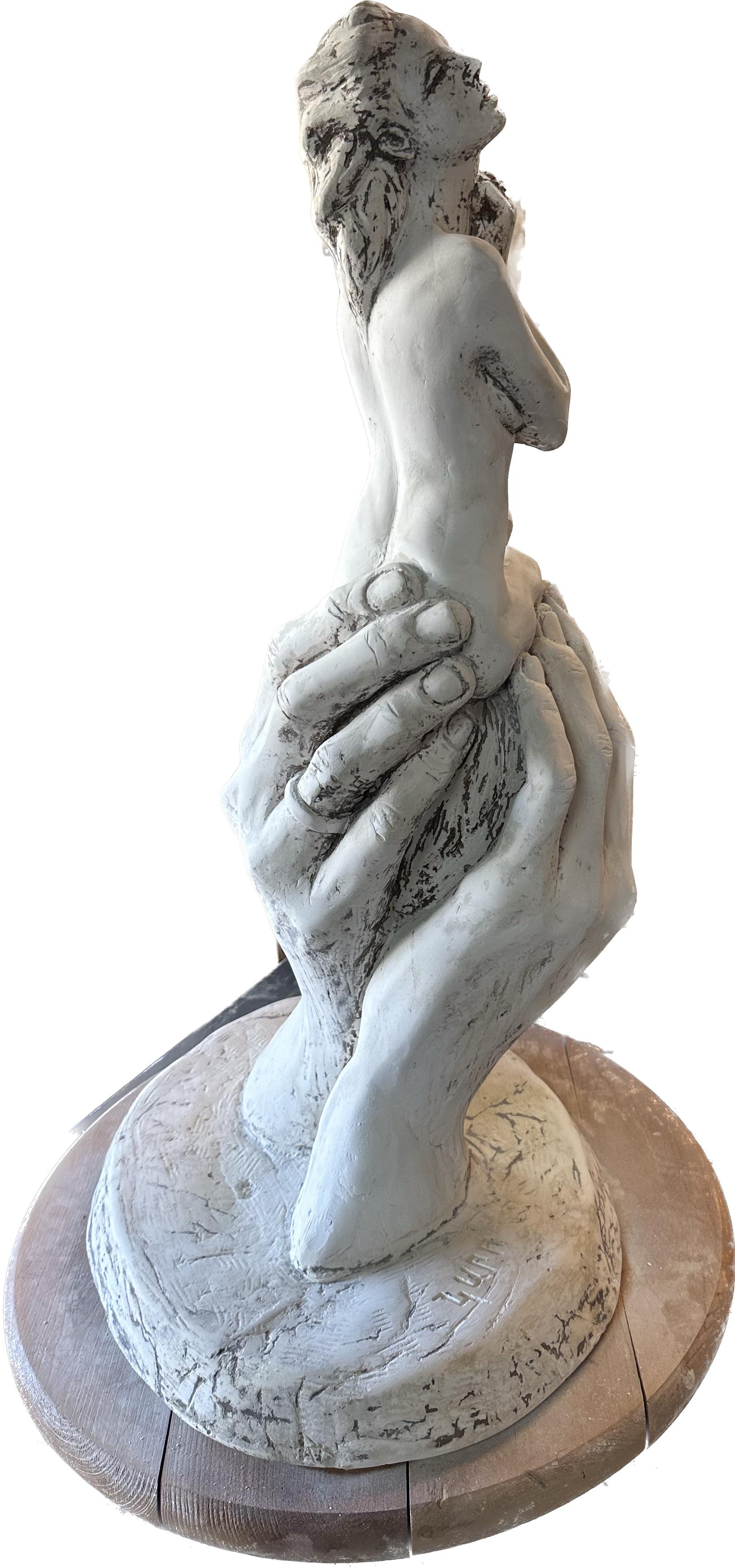 Esperanza, Escultura, Hidro Piedra, Polvo de Mármol Hecho a mano por Garo, Único en su especie - Sculpture de Karapet Balakeseryan  (Garo)