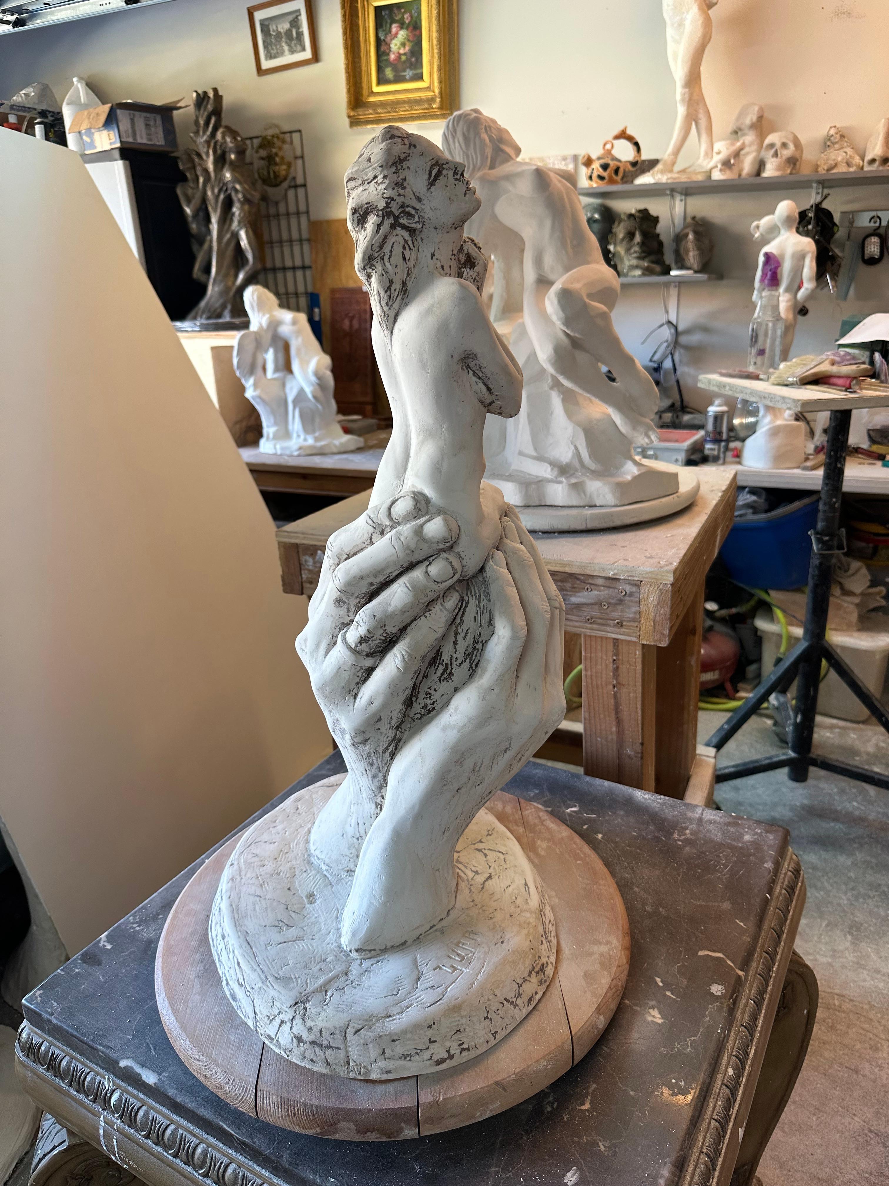 Esperanza, Escultura, Hidro Piedra, Polvo de Mármol Hecho a mano por Garo, Único en su especie en venta 2