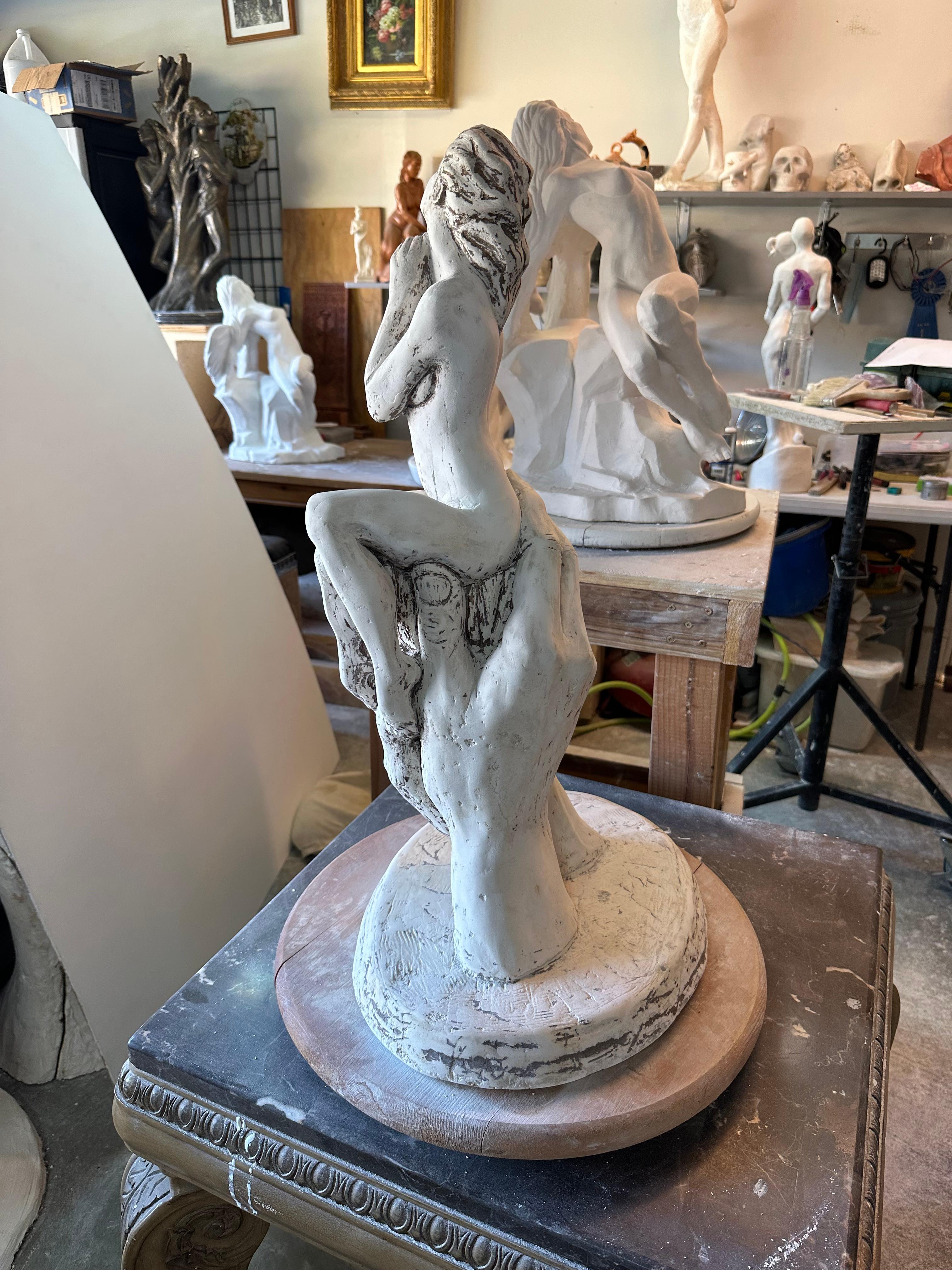 Esperanza, Escultura, Hidro Piedra, Polvo de Mármol Hecho a mano por Garo, Único en su especie en venta 4