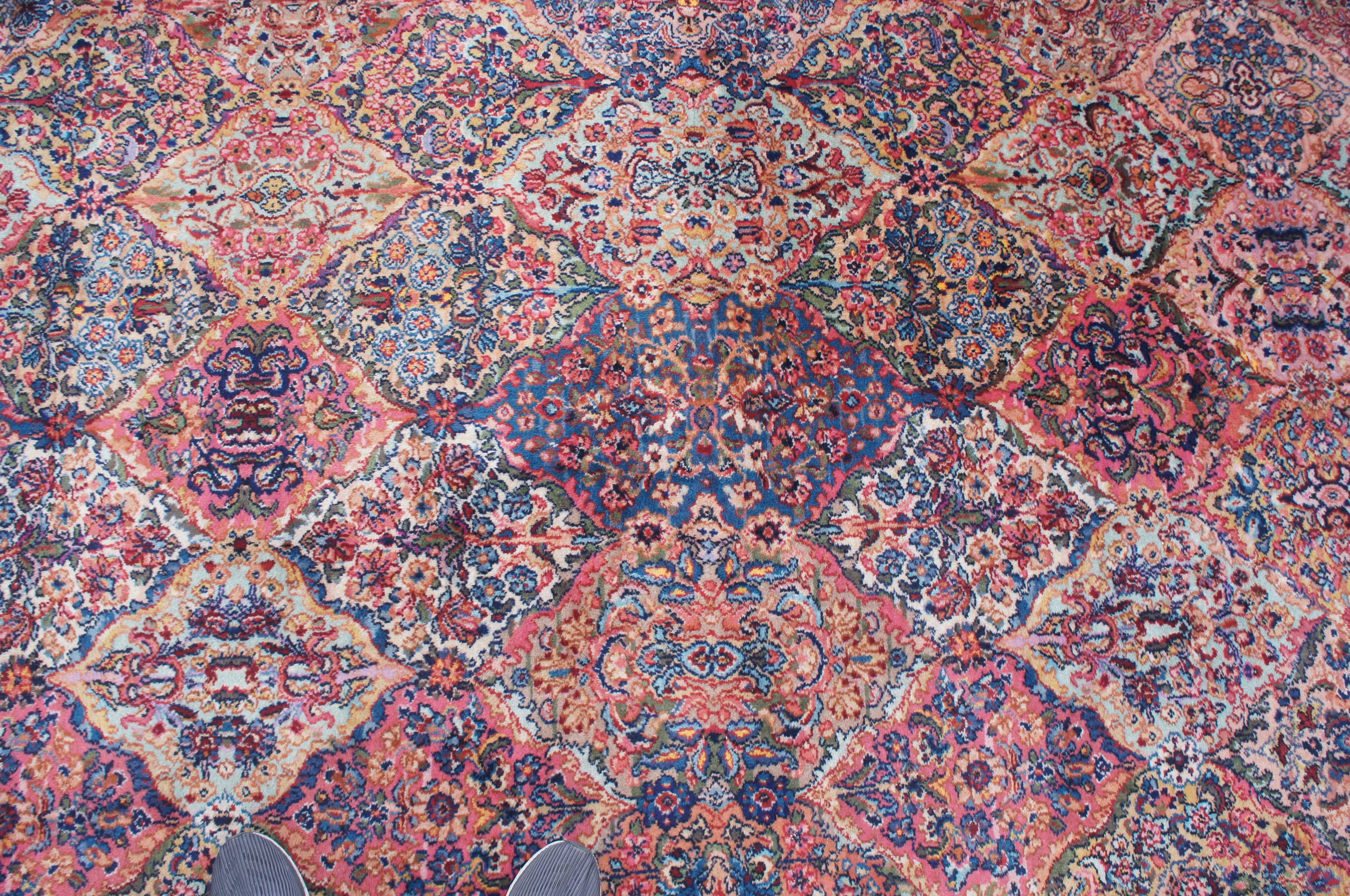 Karastan Kirman 717 Multi-Color Panel Geometric Floral Palace Area Rug Carpet In Good Condition In Dayton, OH