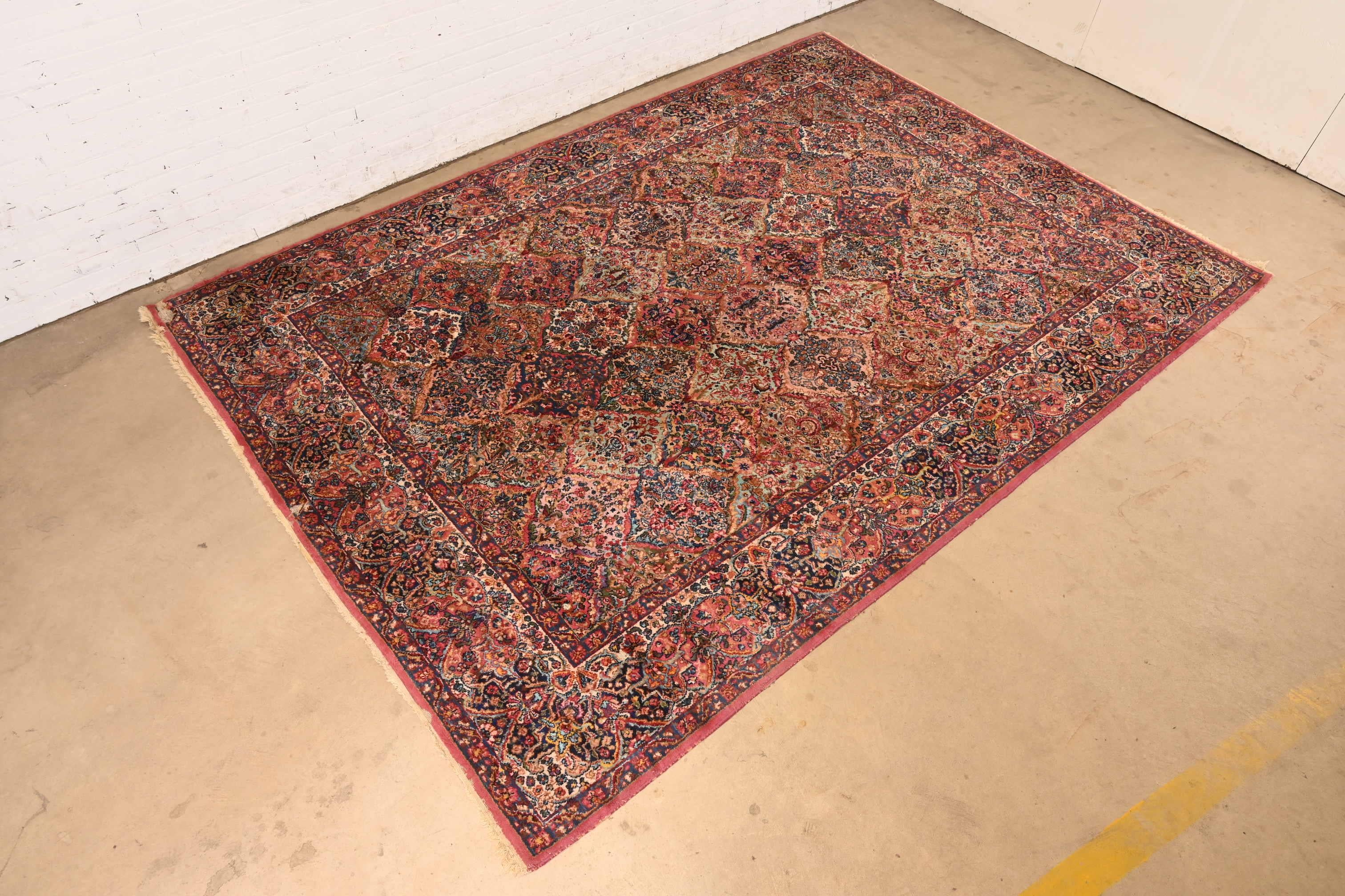 Americano Tappeto in lana Karastan Kirman, CIRCA 1940 in vendita