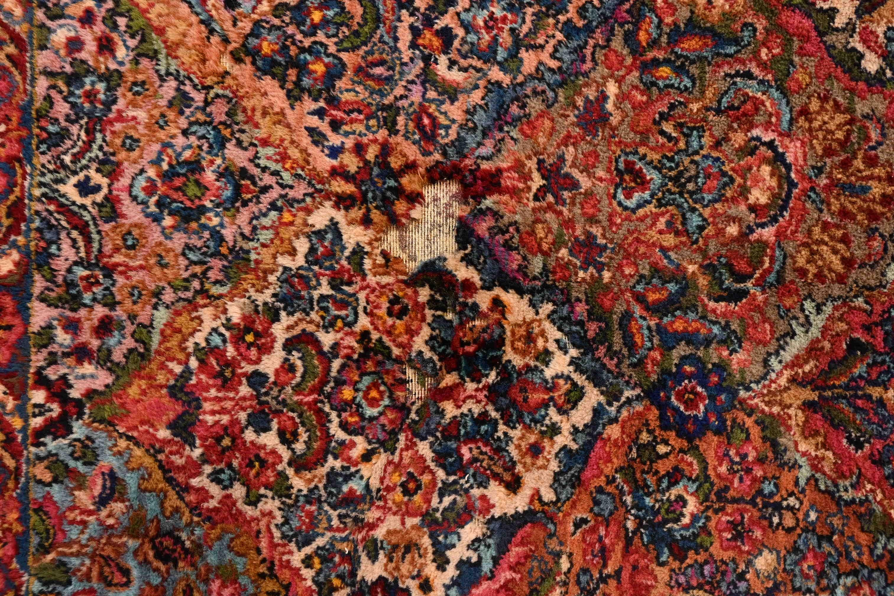 Tappeto in lana Karastan Kirman, CIRCA 1940 in vendita 1