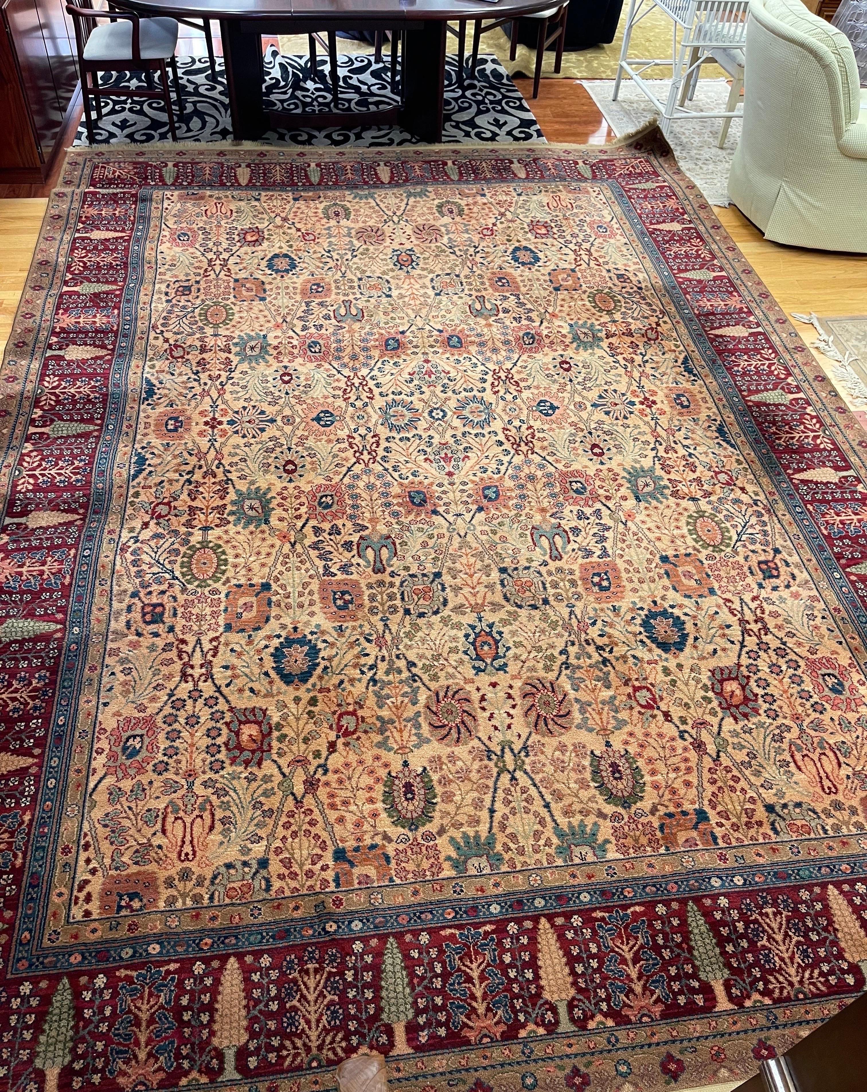 Karastan Samovar Teawash Persian Vase Wool Area Rug 10' by 14' In Good Condition In West Hartford, CT