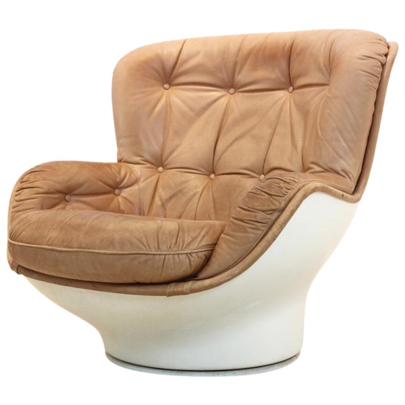 ‘Karate’ Lounge Chair in Fiberglass and Cognac Leather for Airborne Internationa