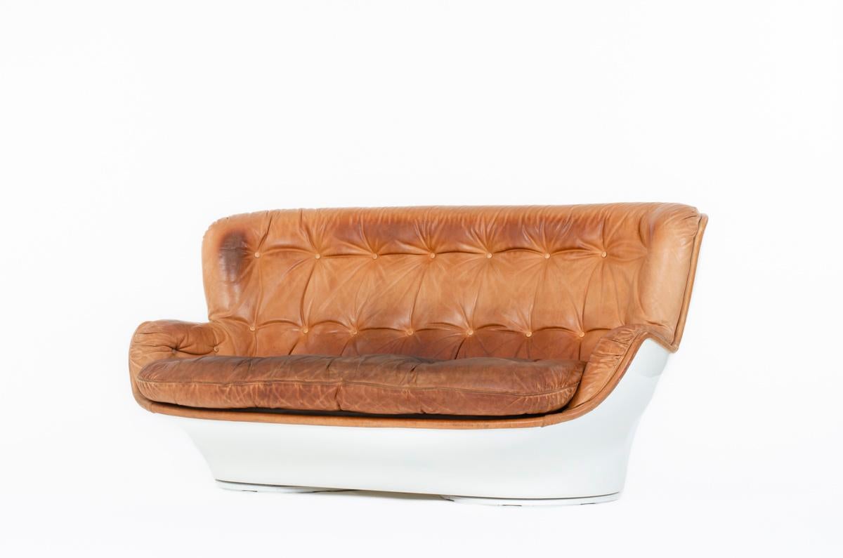 Sofa designed by Michel Cadestin for Airborne in the seventies
Structure in fiberglass, cushion in patinated leather
Iconic piece
