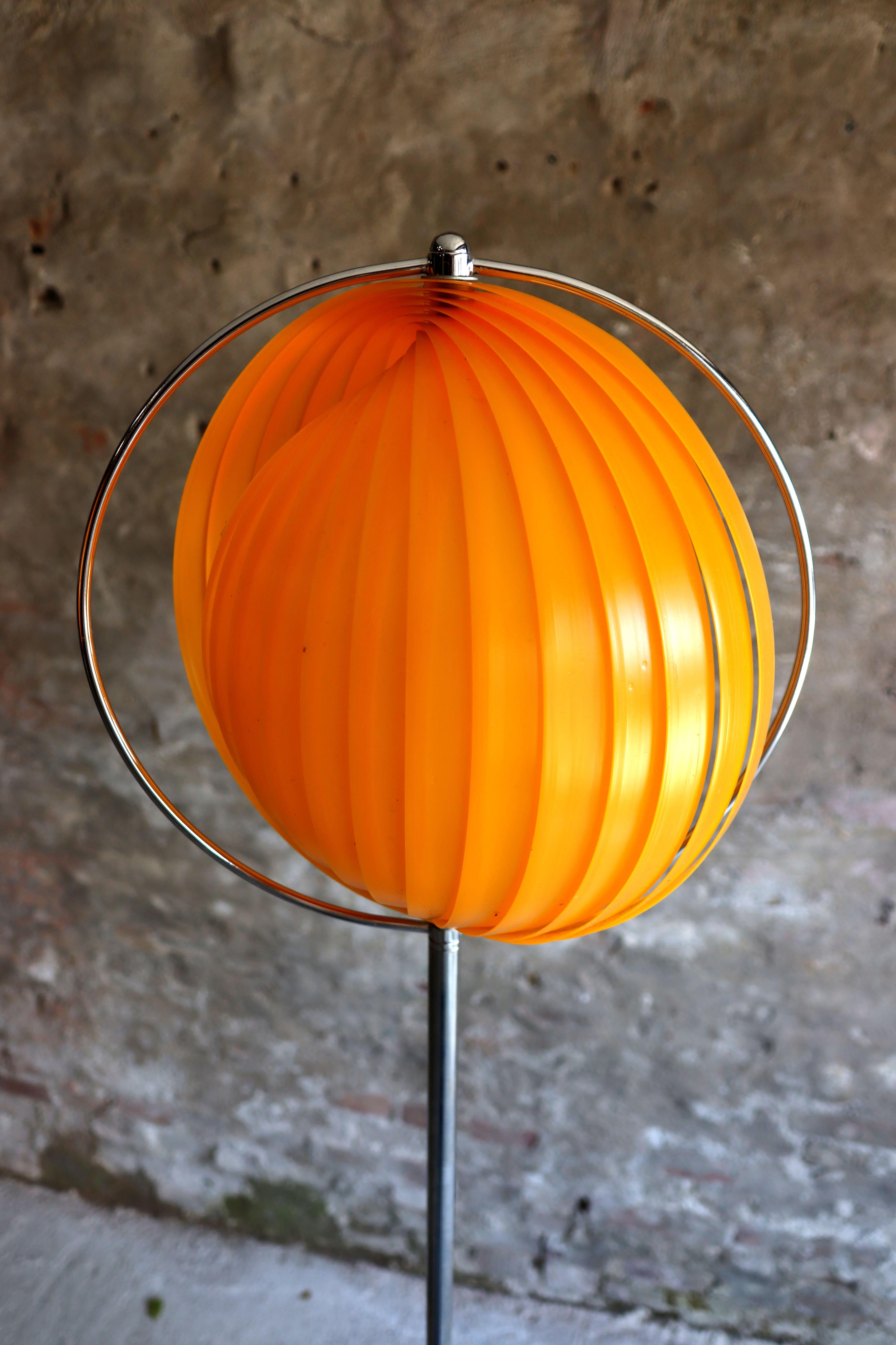 Kare Design – Moon Lamp – Orange – Eclipse – Floor lamp – 1980s For Sale 3