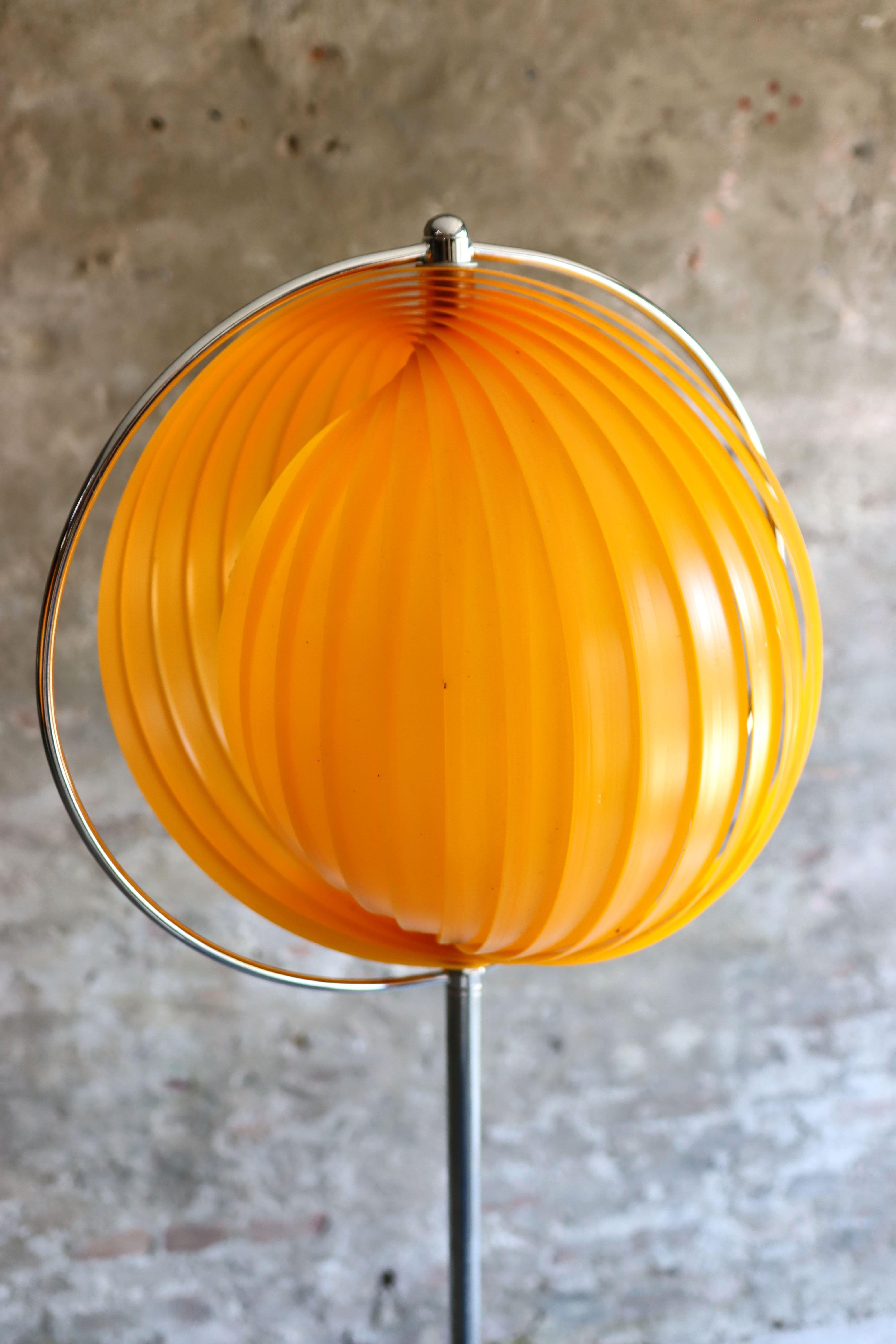Kare Design – Moon Lamp – Orange – Eclipse – Floor lamp – 1980s For Sale 4
