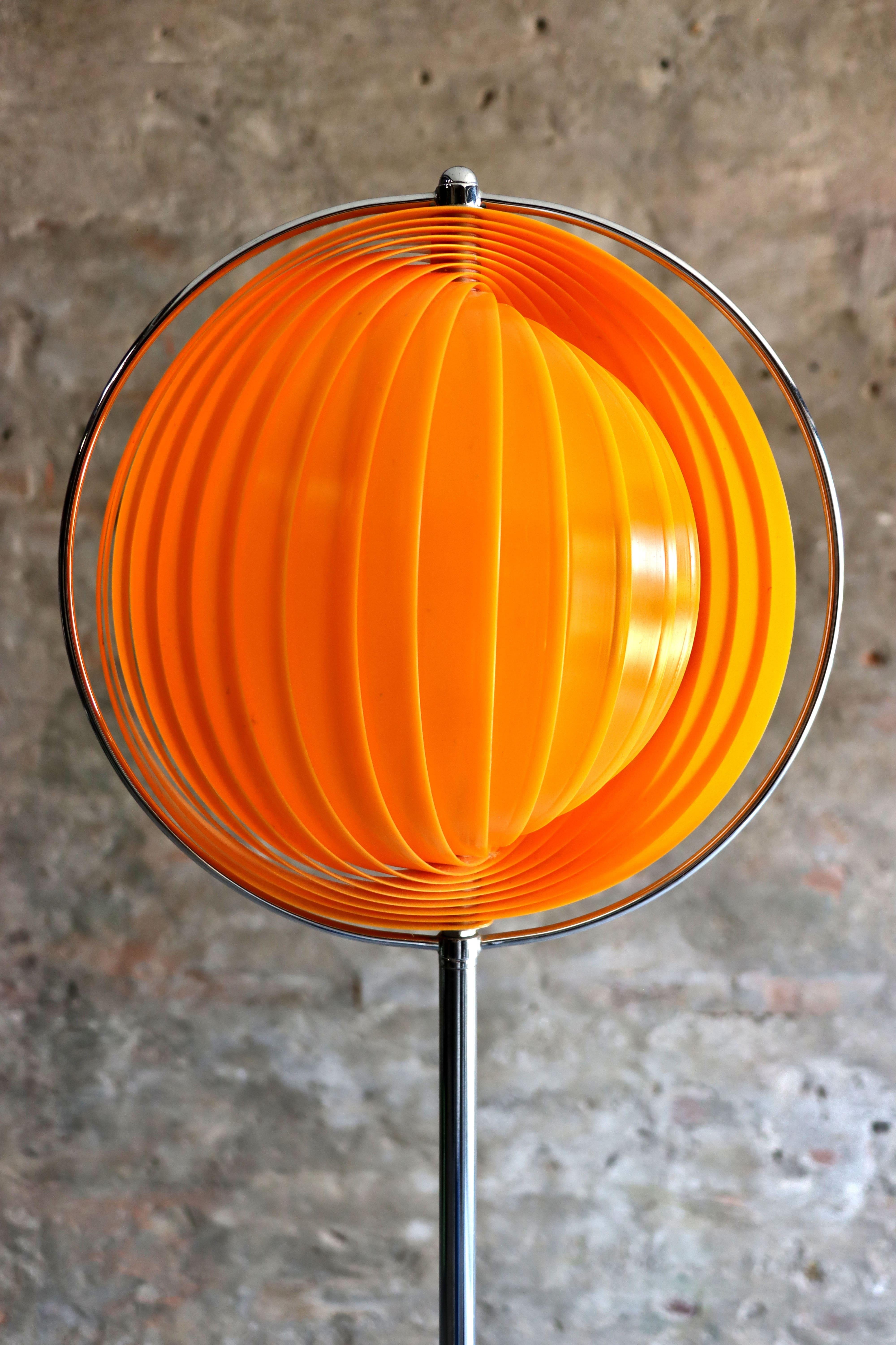 Aluminum Kare Design – Moon Lamp – Orange – Eclipse – Floor lamp – 1980s For Sale
