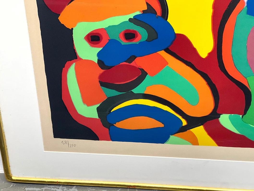 Deux Personnage - Menschen im Sonnenschein, Moderne Lithographie von Karel Appel im Angebot 3