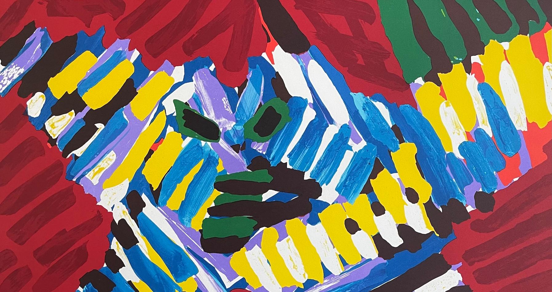 GUFO VOLANTE Litografia firmata, Uccello astratto, rosso vino, strisce di colore - Print di Karel Appel