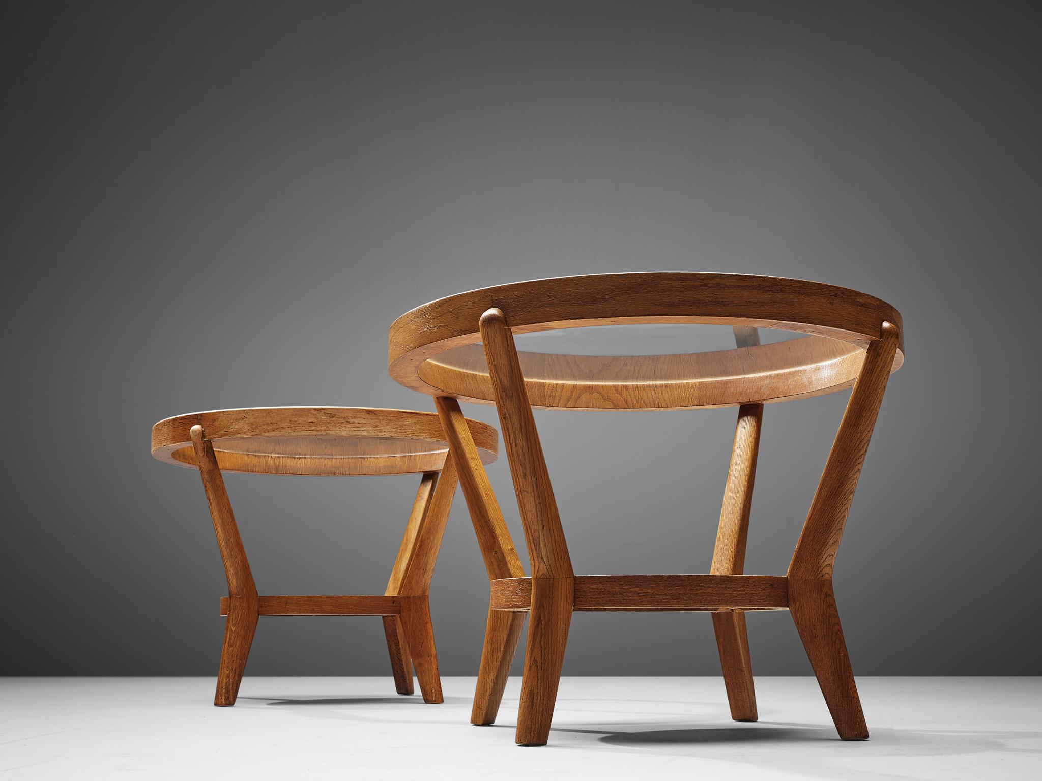 Karel Koželka und Antonín Kropácek für Interier Praha, Couchtische, Eiche und Glas, Tschechische Republik, 1960er Jahre

Eine tschechoslowakische Design-Ikone der Designer Karel Kozelka und Antonin Kropacek. Der Tisch hat ein Gestell aus Eiche und