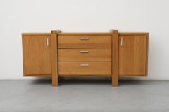 Aparadores Brutalistas de Roble con Tiradores de Aluminio Karel Mintjens