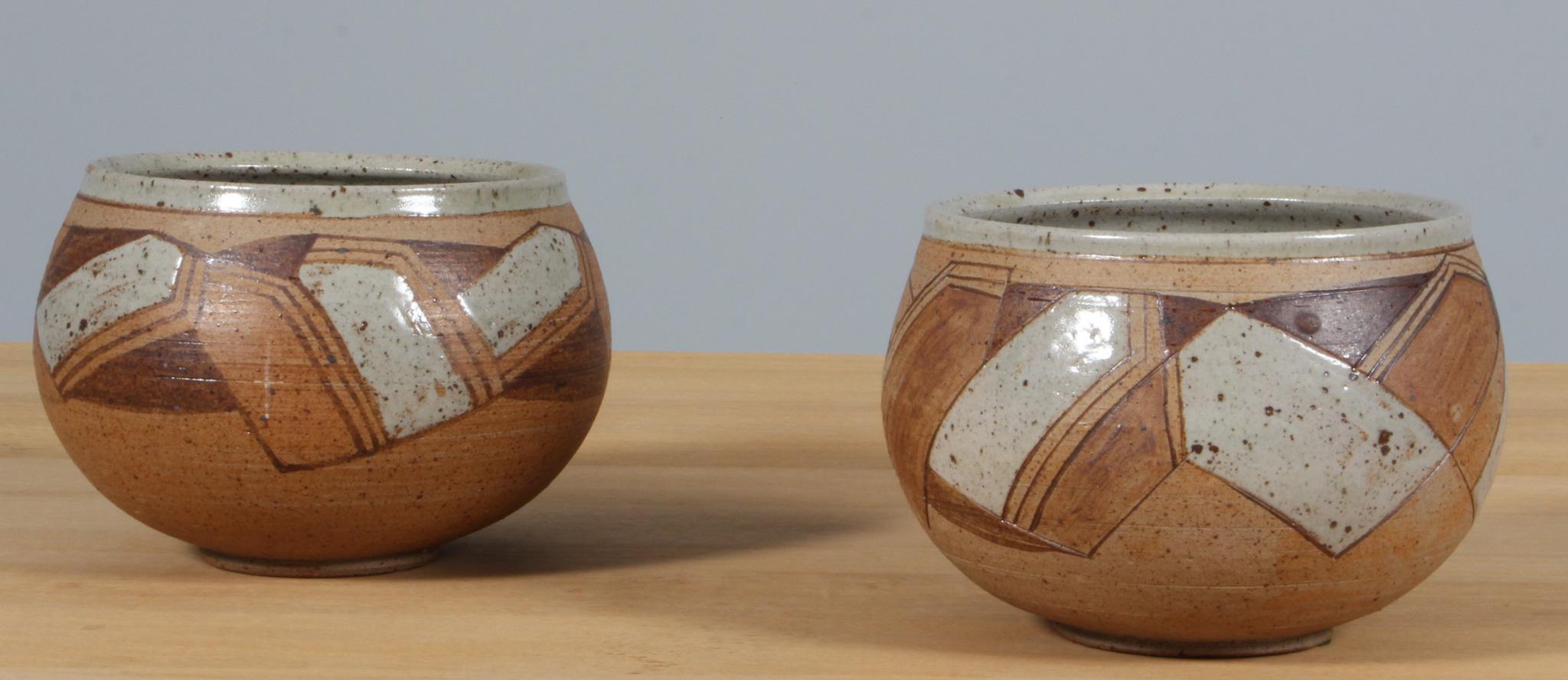 Karen Boel pareja de cuencos de gres parcialmente esmaltados finales del siglo XX en venta