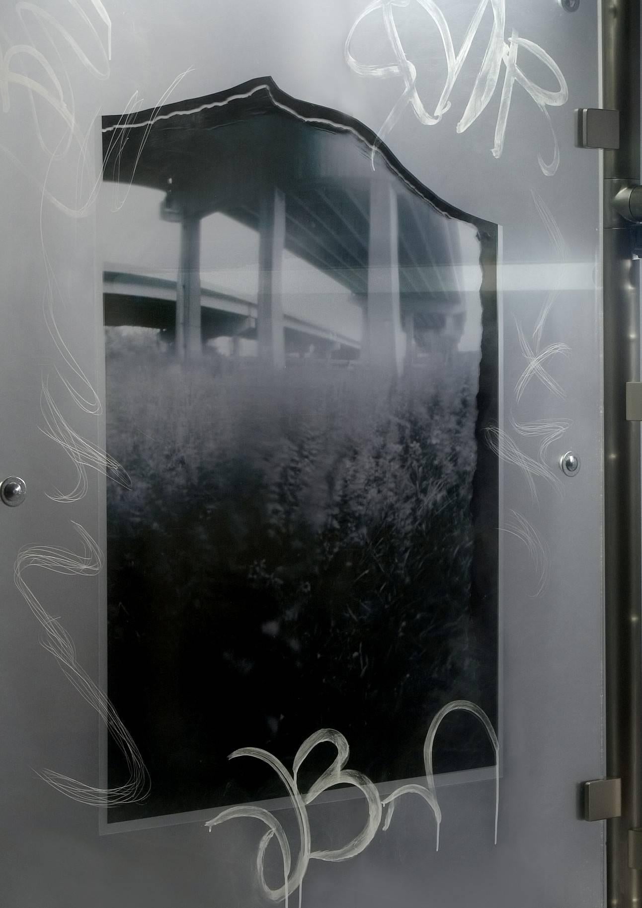 Große urbane Kunstskulptur mit  Foto Transparenz und Lucite „Diptychon 1“ im Zustand „Gut“ im Angebot in Chesterfield, NJ
