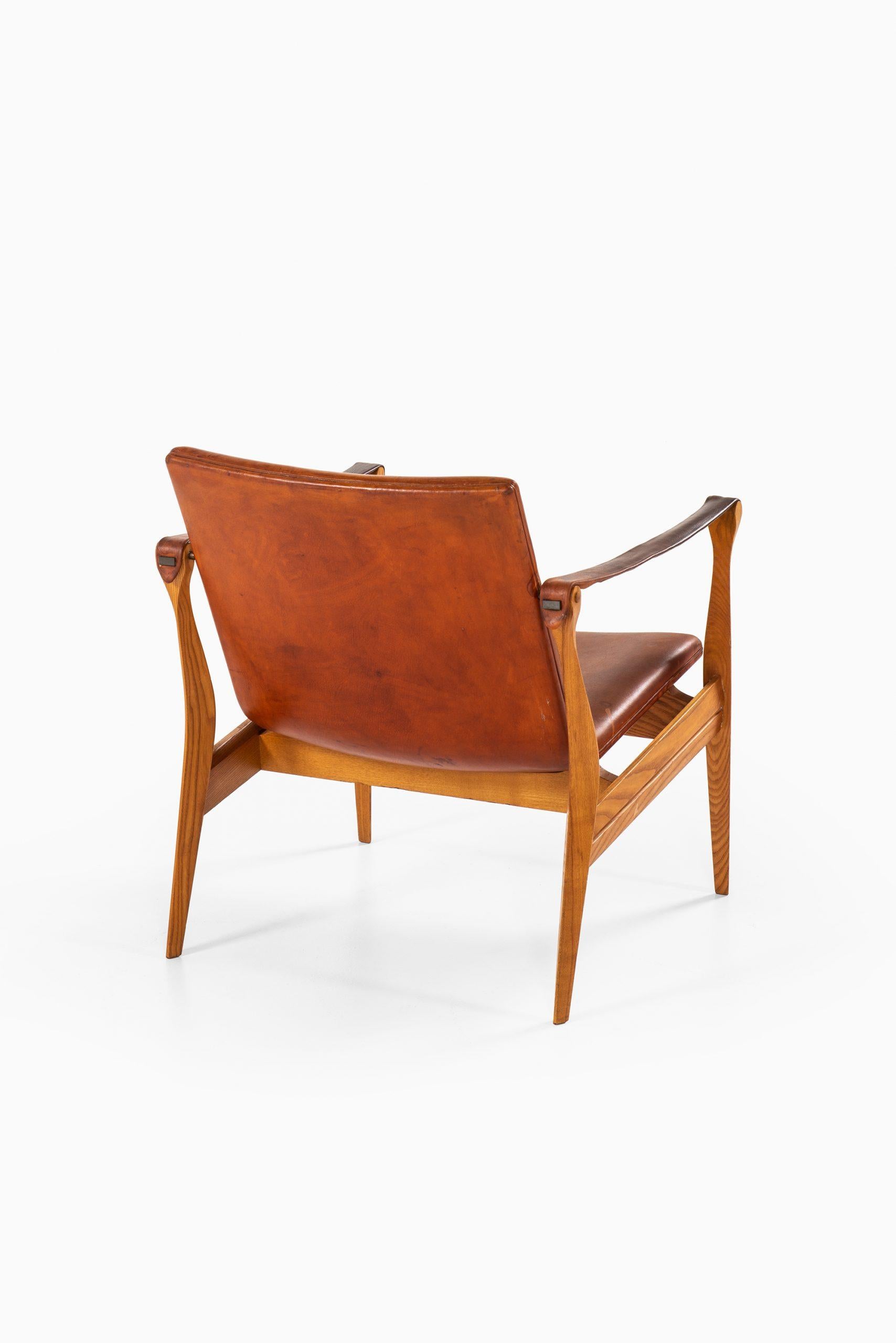 Leather Karen & Ebbe Clemmensen Easy Chairs Produced by Fritz Hansen in Denmark For Sale