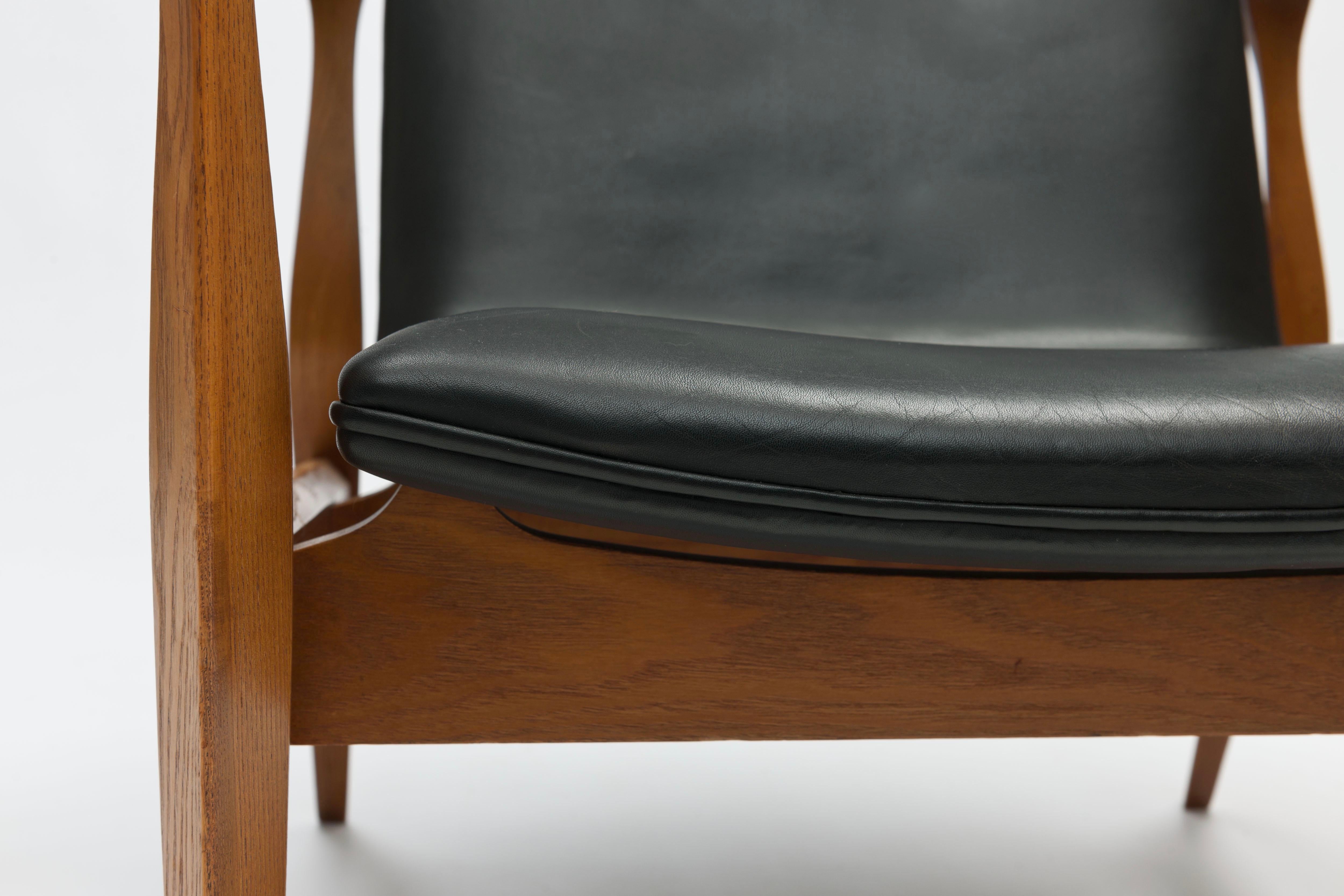 Mid-20th Century Karen & Ebbe Clemmensen Safari Chair Model 4305 by Fritz Hansen, Pair Available