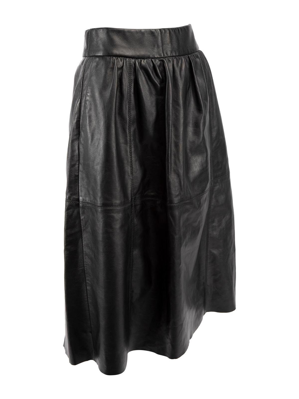 CONDITION is Very good. Hardly any visible wear to this skirt is evident on this used Karen Millen designer resale item.   Details  Black  Leather  A line style Zip fastening  Front pockets   Made in TURKEY   Composition 100% LEATHER Care