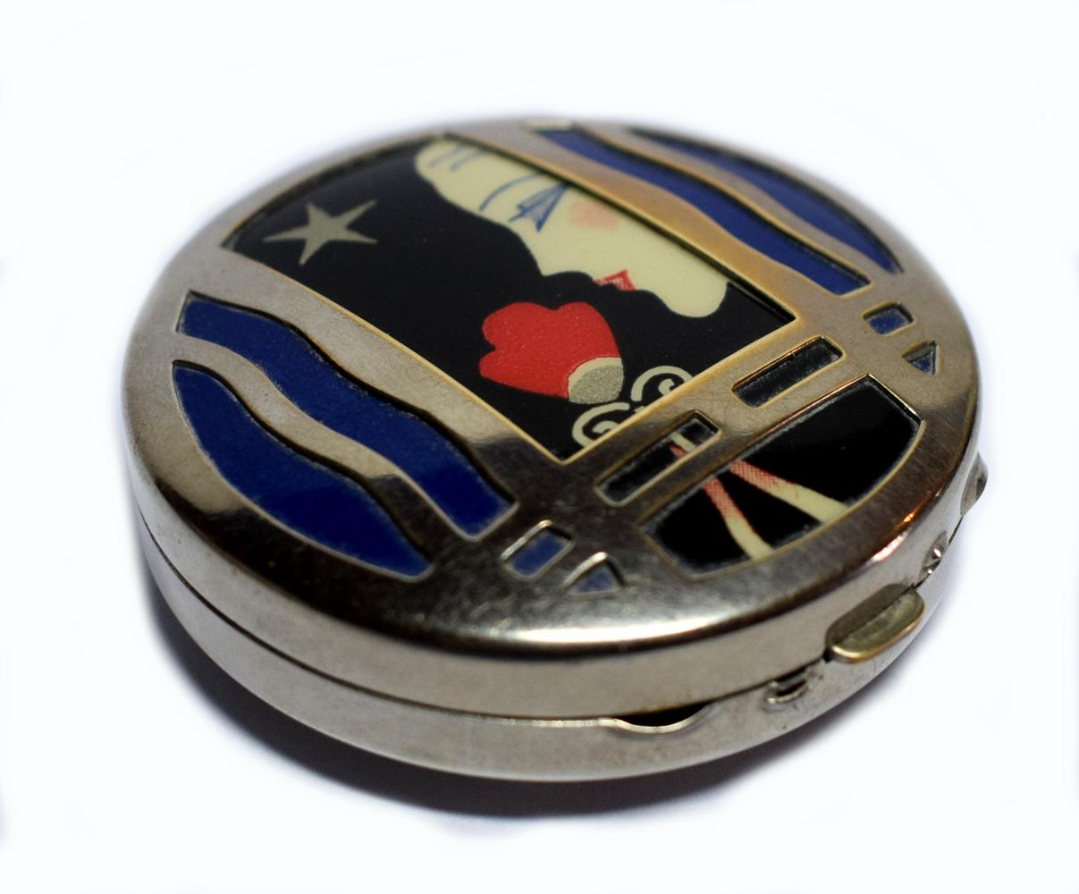 Karess 1920s Art Deco Ladies Powder Compact In Good Condition In Devon, England