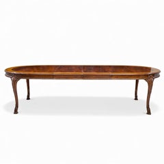 Karges Burl Walnut Georgian Style Table de salle à manger extensible avec 2 abattants