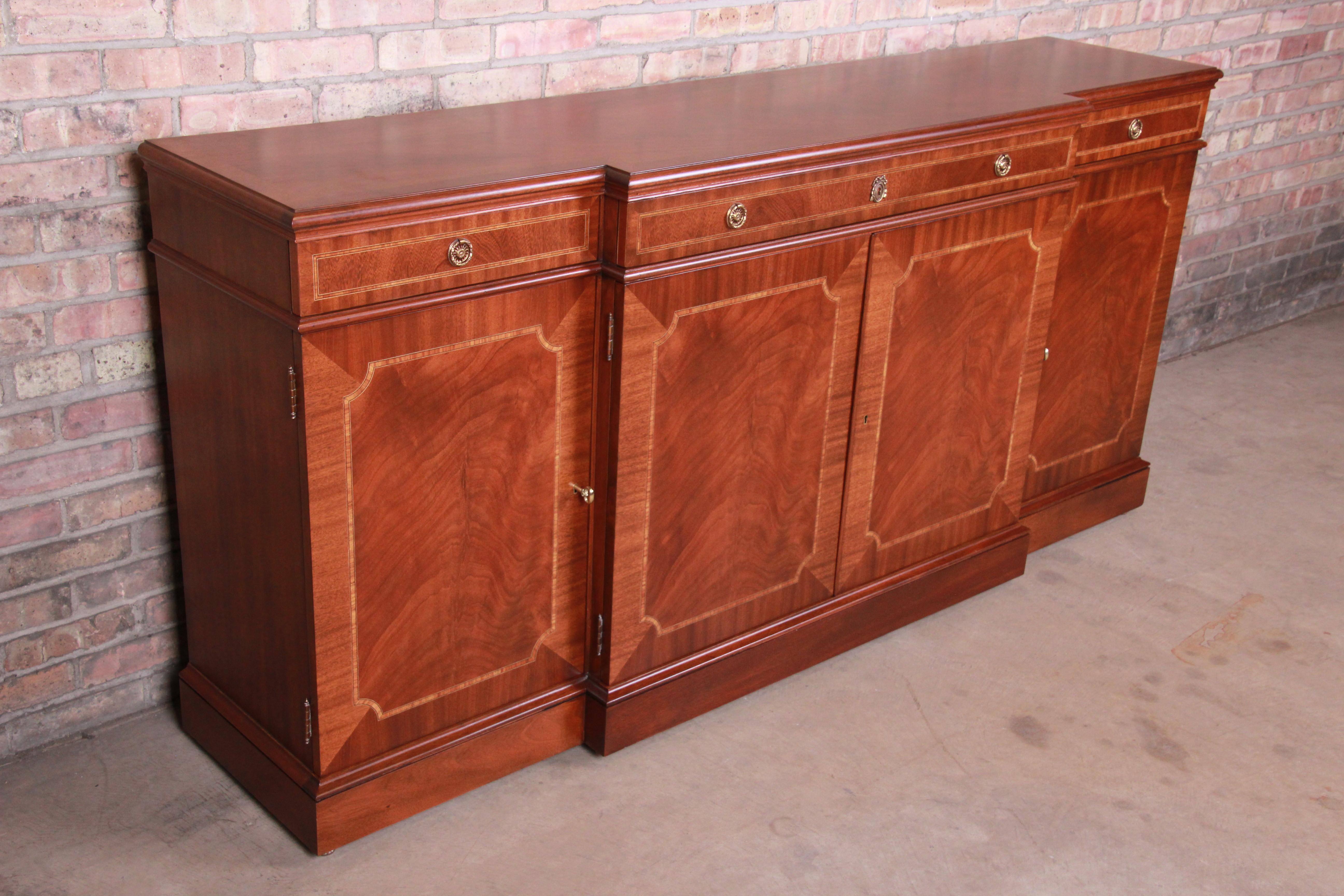 Karges Chippendale Inlaid Mahogany Sideboard Credenza or Bar Cabinet, Restored In Good Condition In South Bend, IN