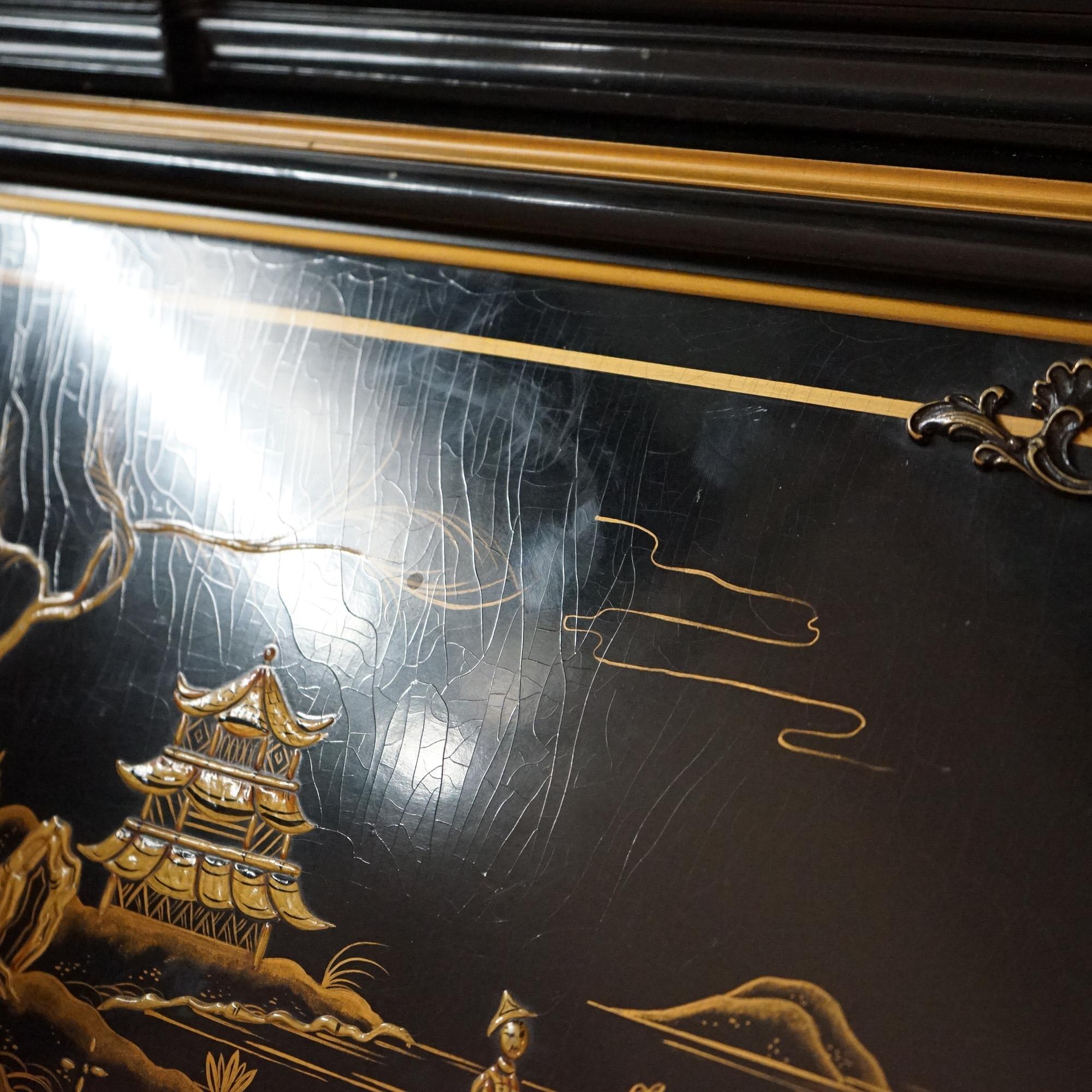 Bois Secrétaire de bureau Karges ébénisé, doré et décoré de chinoiserie 20ème siècle en vente