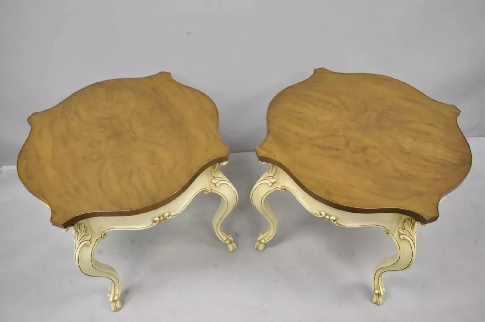Karges Tables d'appoint en noyer de style Louis XV Provincial Regency - une paire en vente 3
