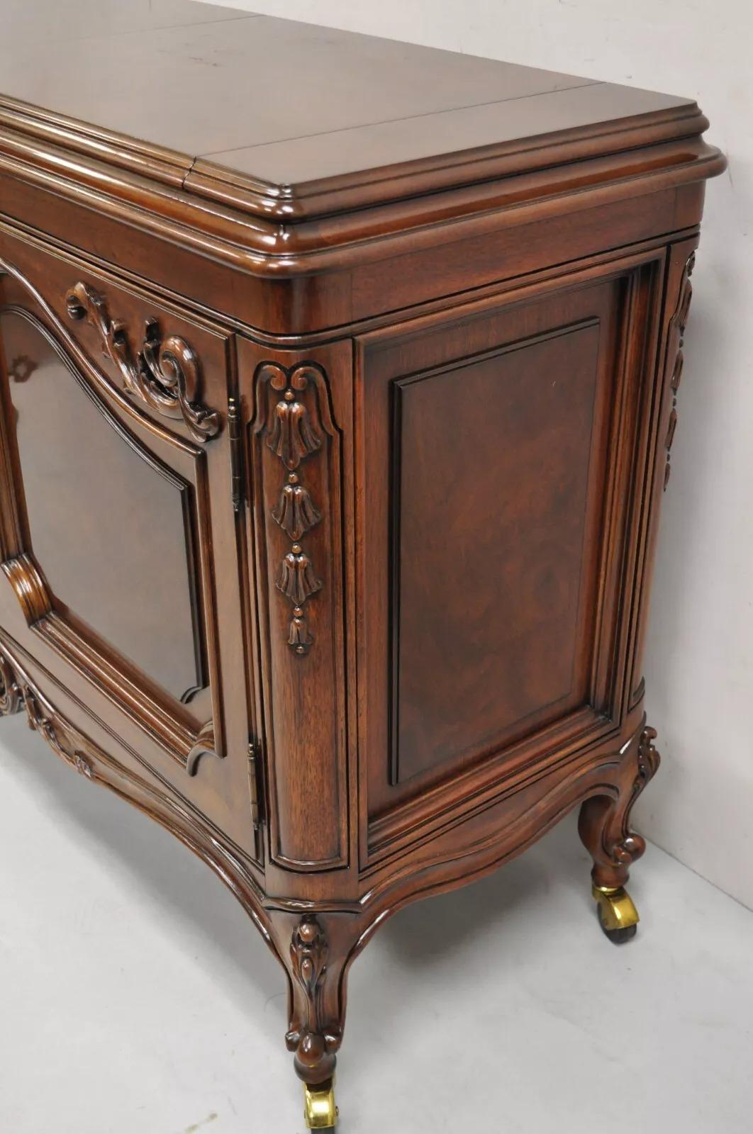 Karges Französischer geschnitzter Mahagoni-Holz-Barschrank im Louis-XV-Stil, Bar Rolling Buffetschrank im Angebot 5
