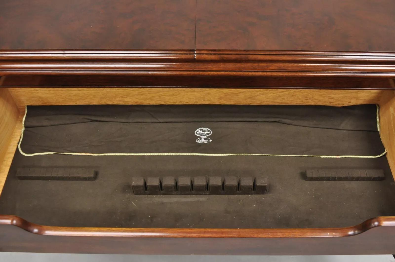 Karges Französischer geschnitzter Mahagoni-Holz-Barschrank im Louis-XV-Stil, Bar Rolling Buffetschrank im Zustand „Gut“ im Angebot in Philadelphia, PA