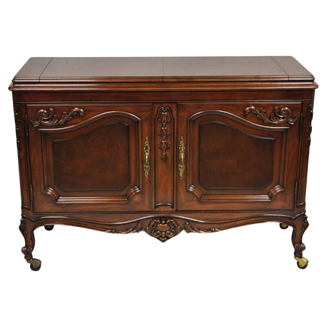 Armario Buffet Rodante Karges Francés Estilo Luis XV de Madera de Caoba Tallada Barra Seca
