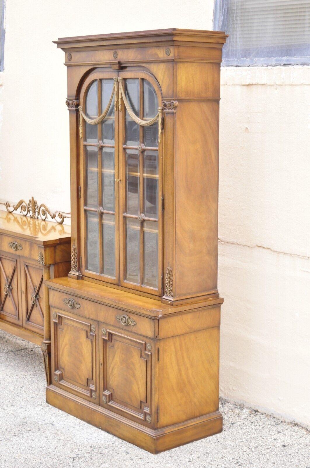 Karges French Neoclassical Style Regency Mahogany Curio China Cabinet, a Pair In Good Condition In Philadelphia, PA