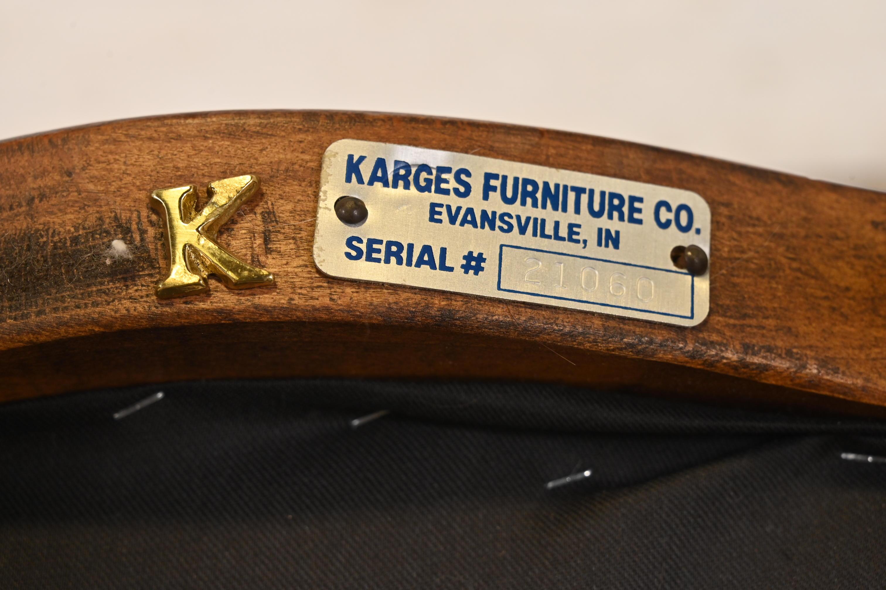 Karges Sillones Provinciales Franceses Luis XV de Nogal Tallado y Dorado en venta 3