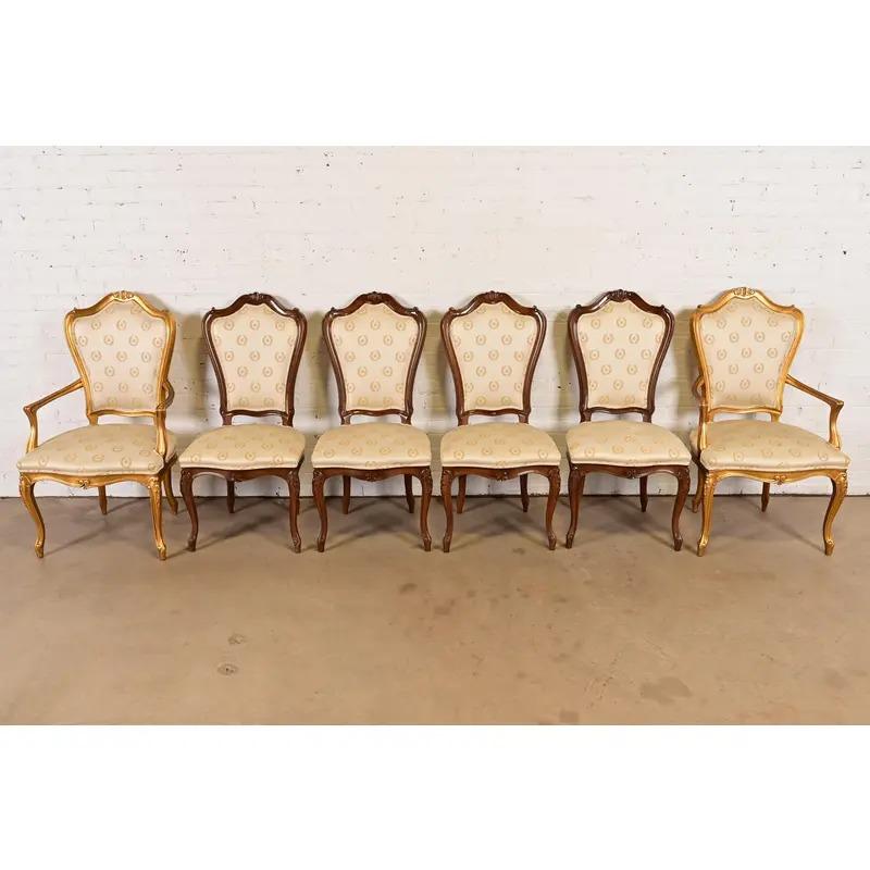 Américain Karges Chaises de salle à manger Louis XV en noyer sculpté, série de six en vente