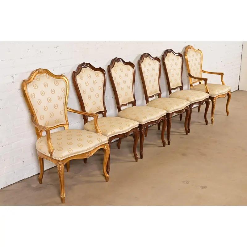 Karges Chaises de salle à manger Louis XV en noyer sculpté, série de six Bon état - En vente à South Bend, IN