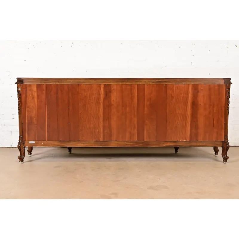 Karges Aparador Credenza Francés Luis XV Chinoiserie Nogal Burled en venta 8
