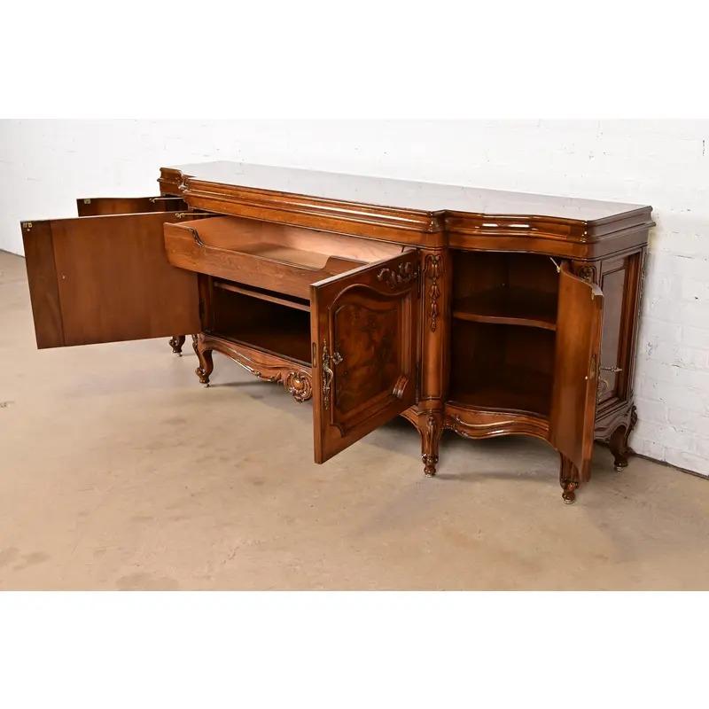 Karges Aparador Credenza Francés Luis XV Chinoiserie Nogal Burled en venta 1