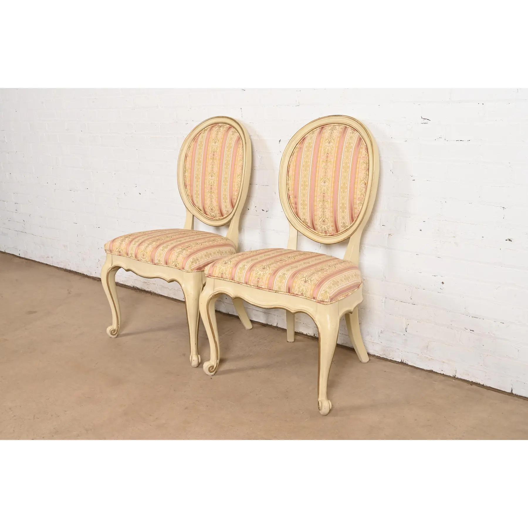 Karges French Provincial Louis XV Cream Lacquered and Gold Gilt Dining Chairs In Good Condition For Sale In South Bend, IN